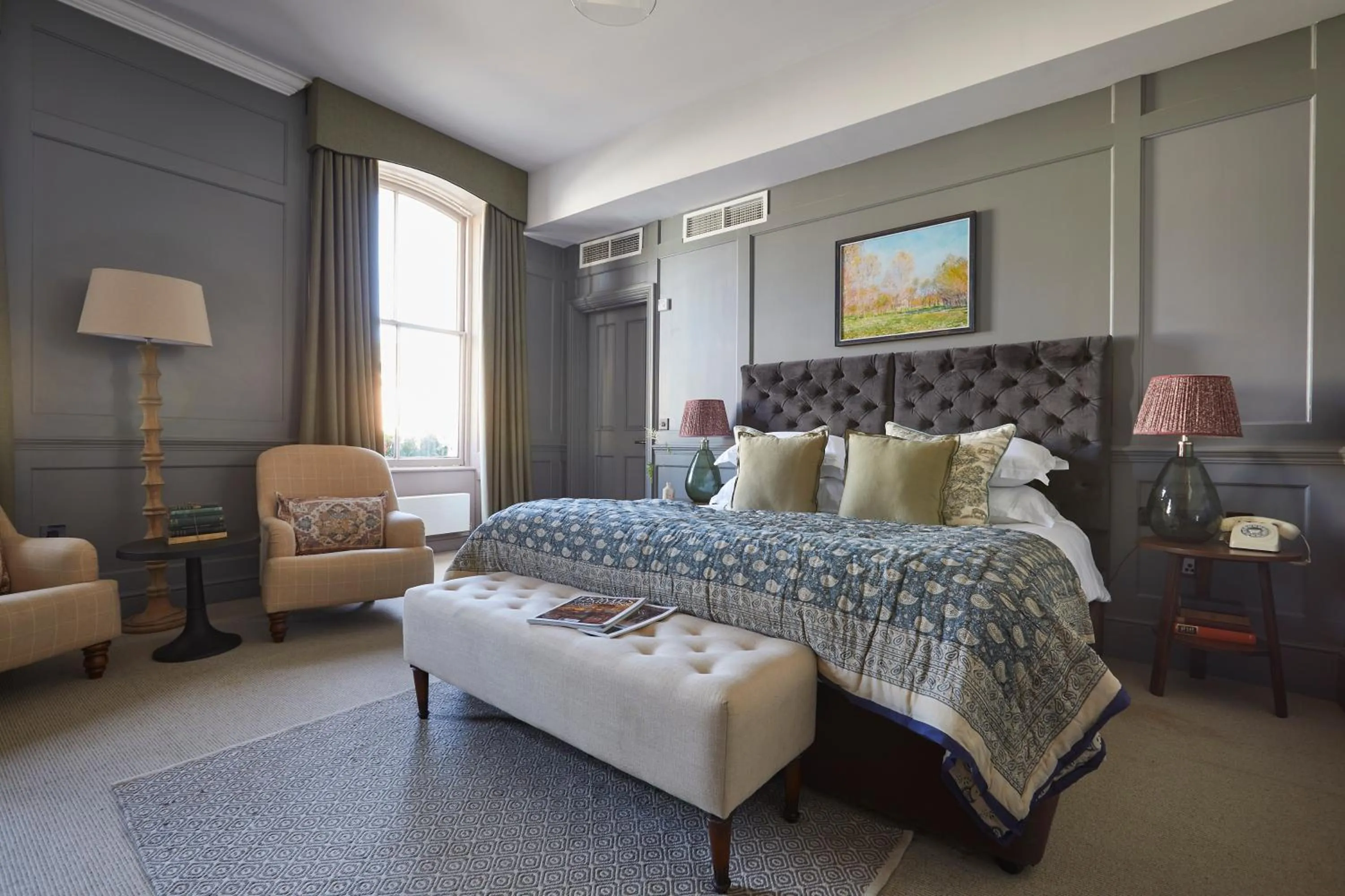 Bed in Kings Head Hotel