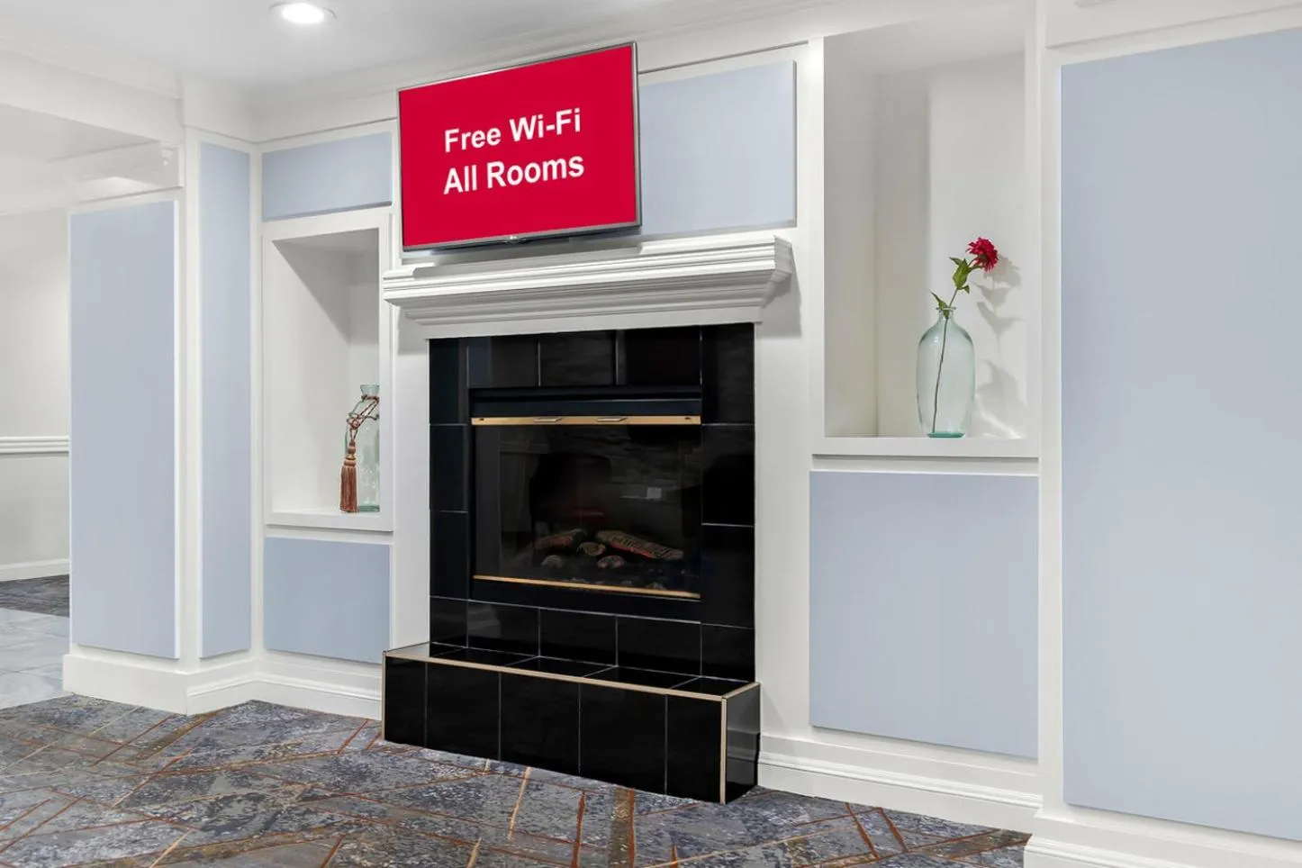 Lobby or reception in HomeTowne Studios by Red Roof Auburn Hills