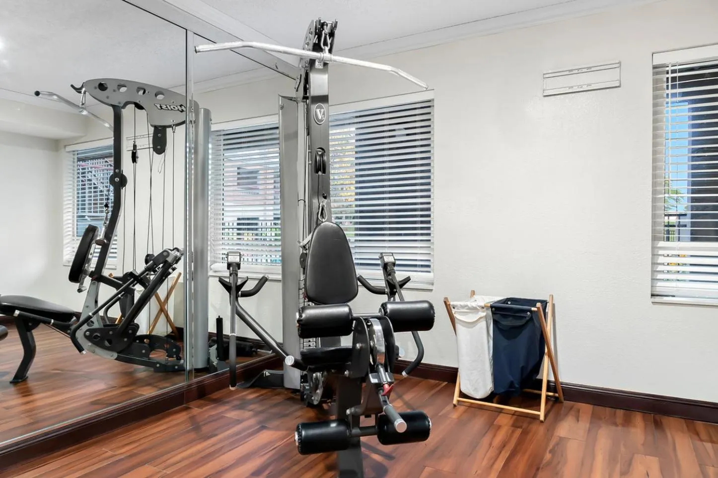Fitness centre/facilities in HomeTowne Studios by Red Roof Auburn Hills