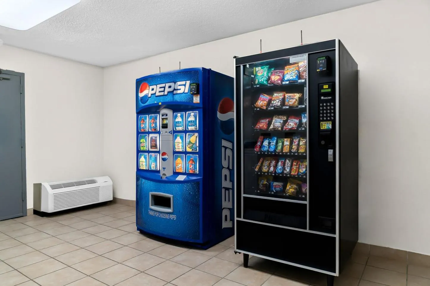 Other in HomeTowne Studios by Red Roof Auburn Hills