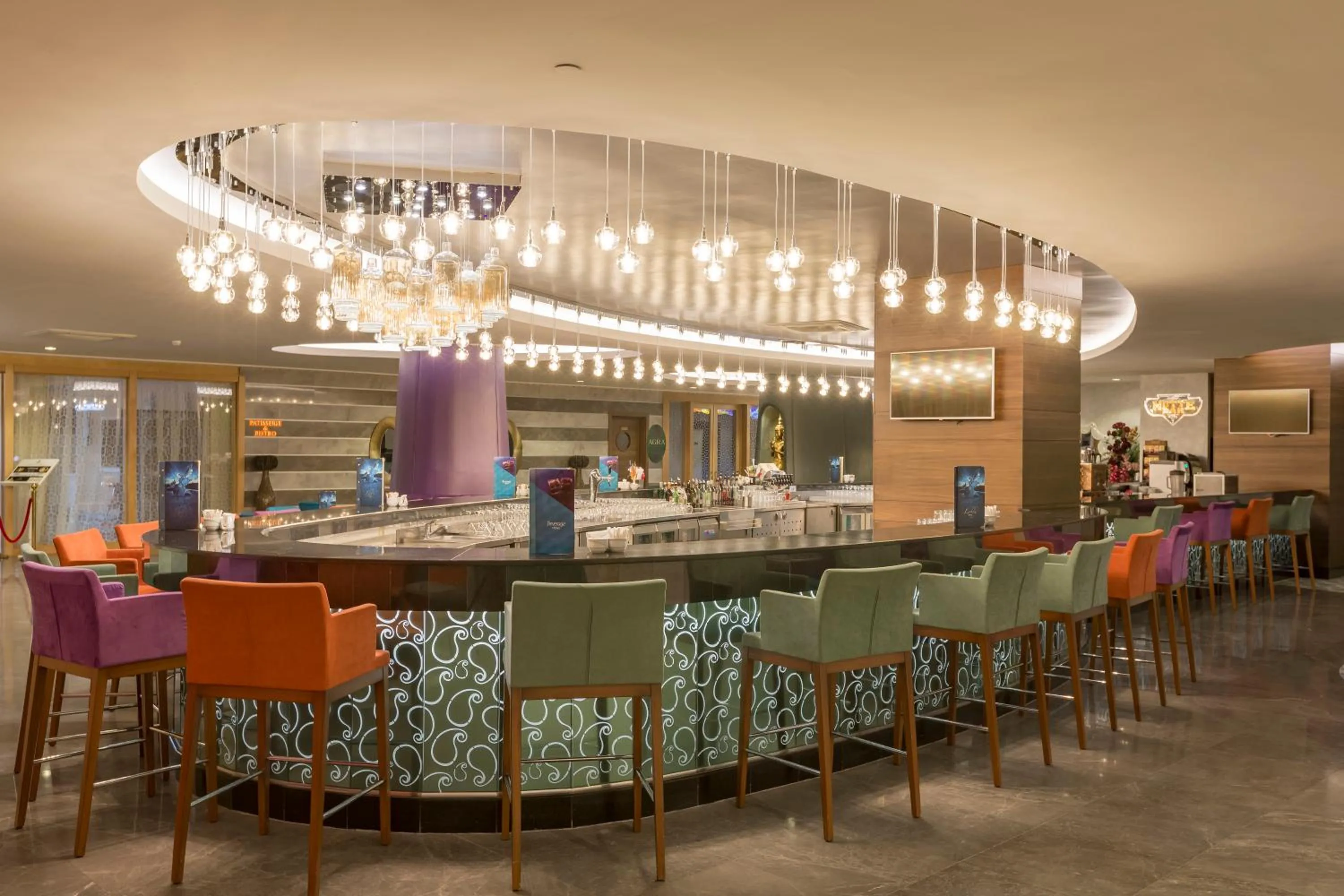 Lounge or bar in Royal Taj Mahal Hotel