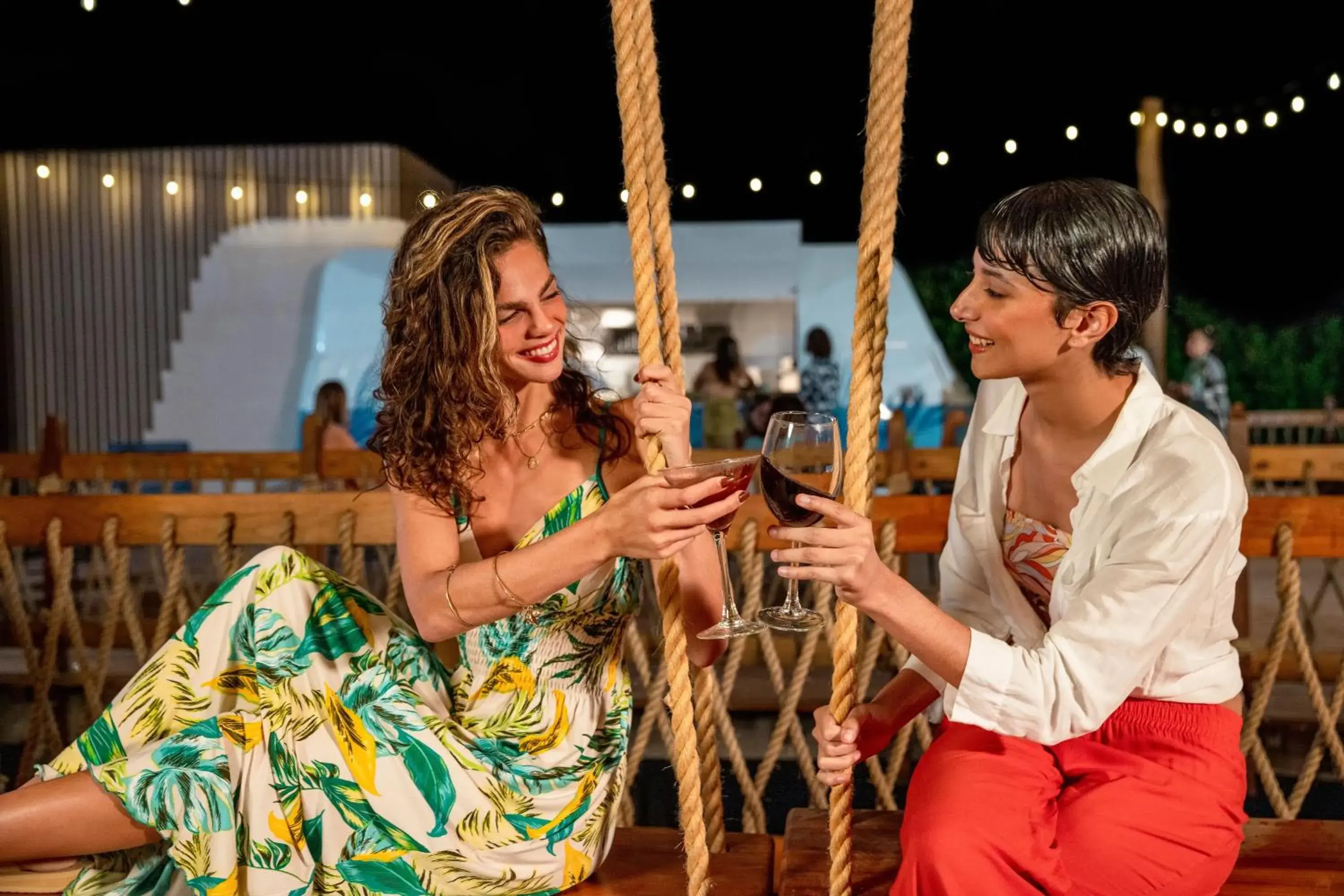 Lounge or bar in Hyatt Vivid Grand Island Cancun-All Inclusive Adults Only Lounge or bar in Hyatt Vivid Grand Island Cancun-All Inclusive Adults Only