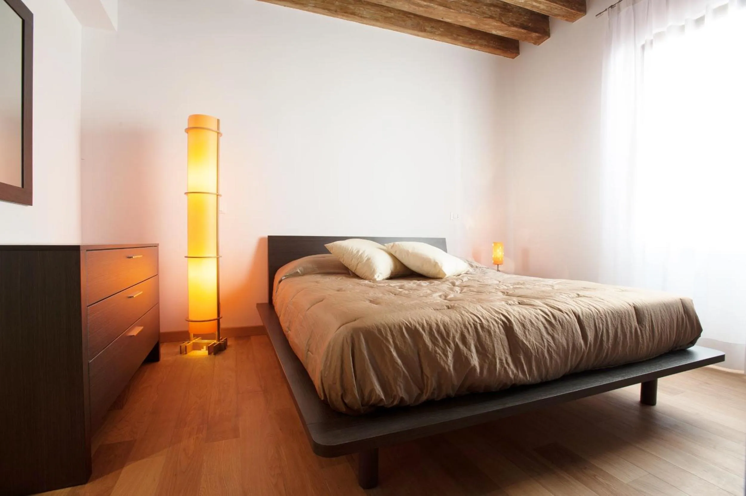 Bed in The Lion's House APT2