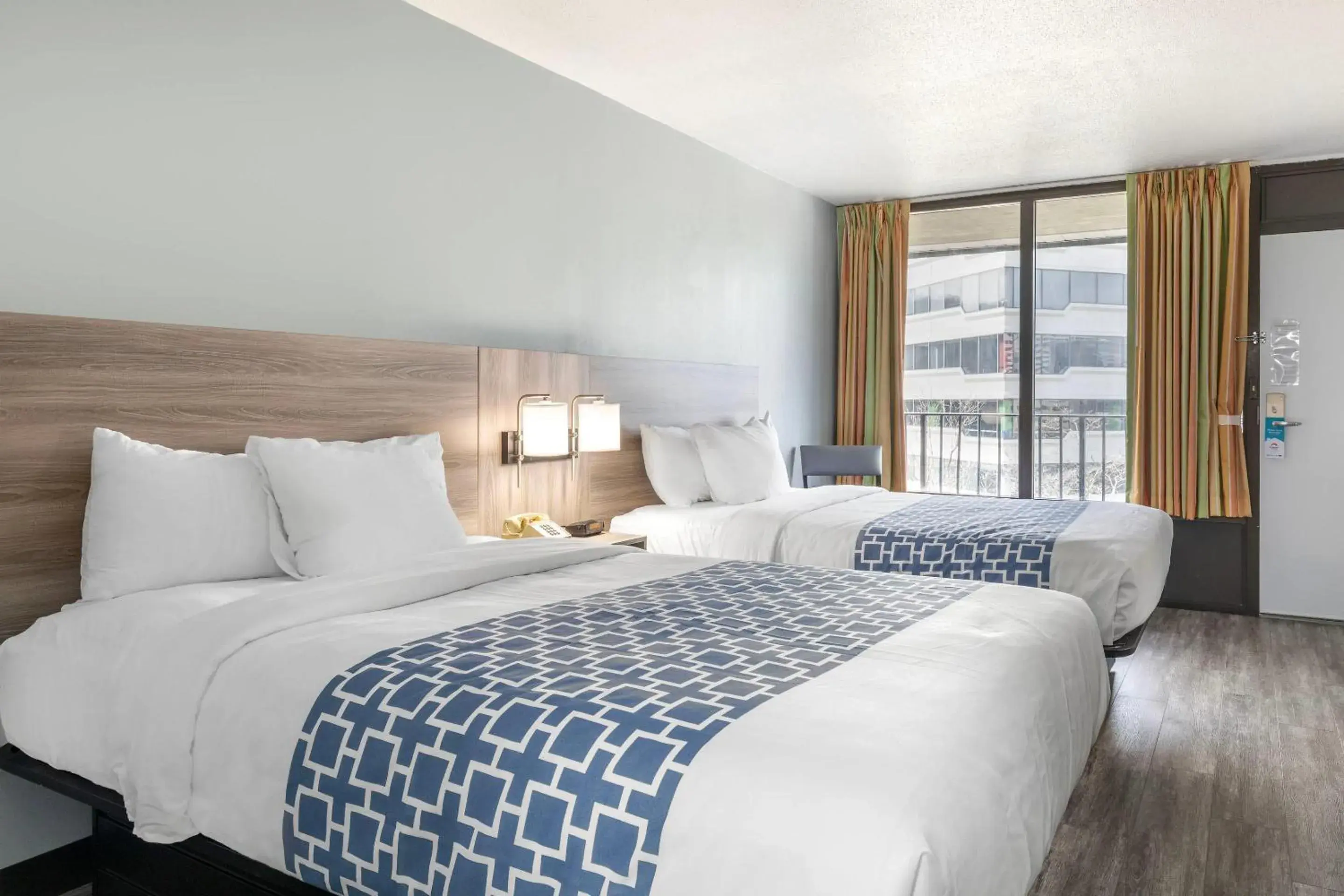 Efficiency Quadruple Room - Non Smoking/Exterior Hall in Suburban Studios Tysons Corner Efficiency Quadruple Room - Non Smoking/Exterior Hall in Suburban Studios Tysons Corner