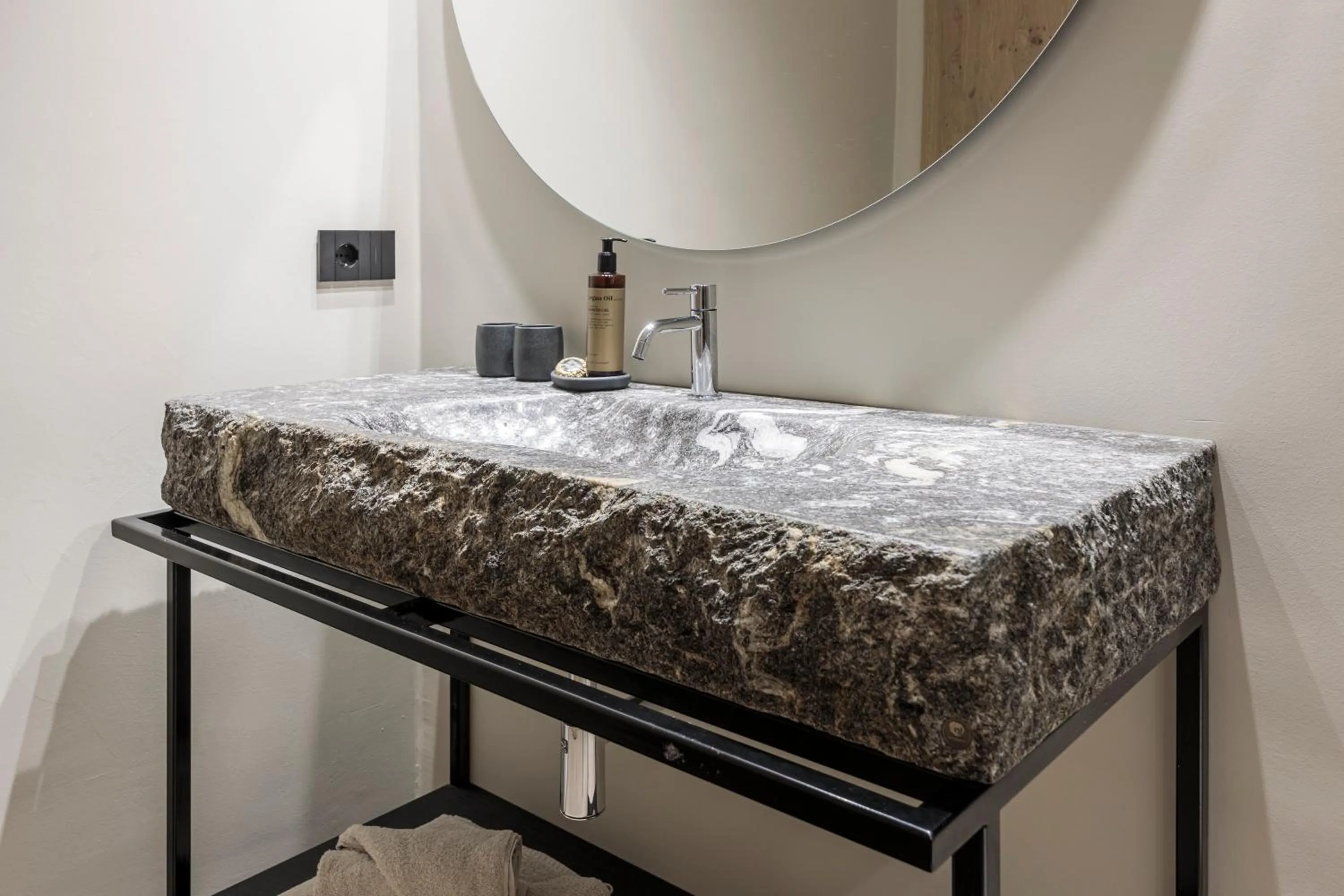 Bathroom, Bed in Sole Boutique Hotel