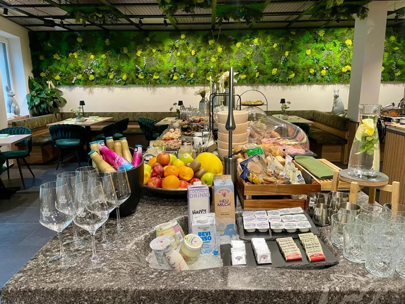 Food and drinks in Sole Boutique Hotel