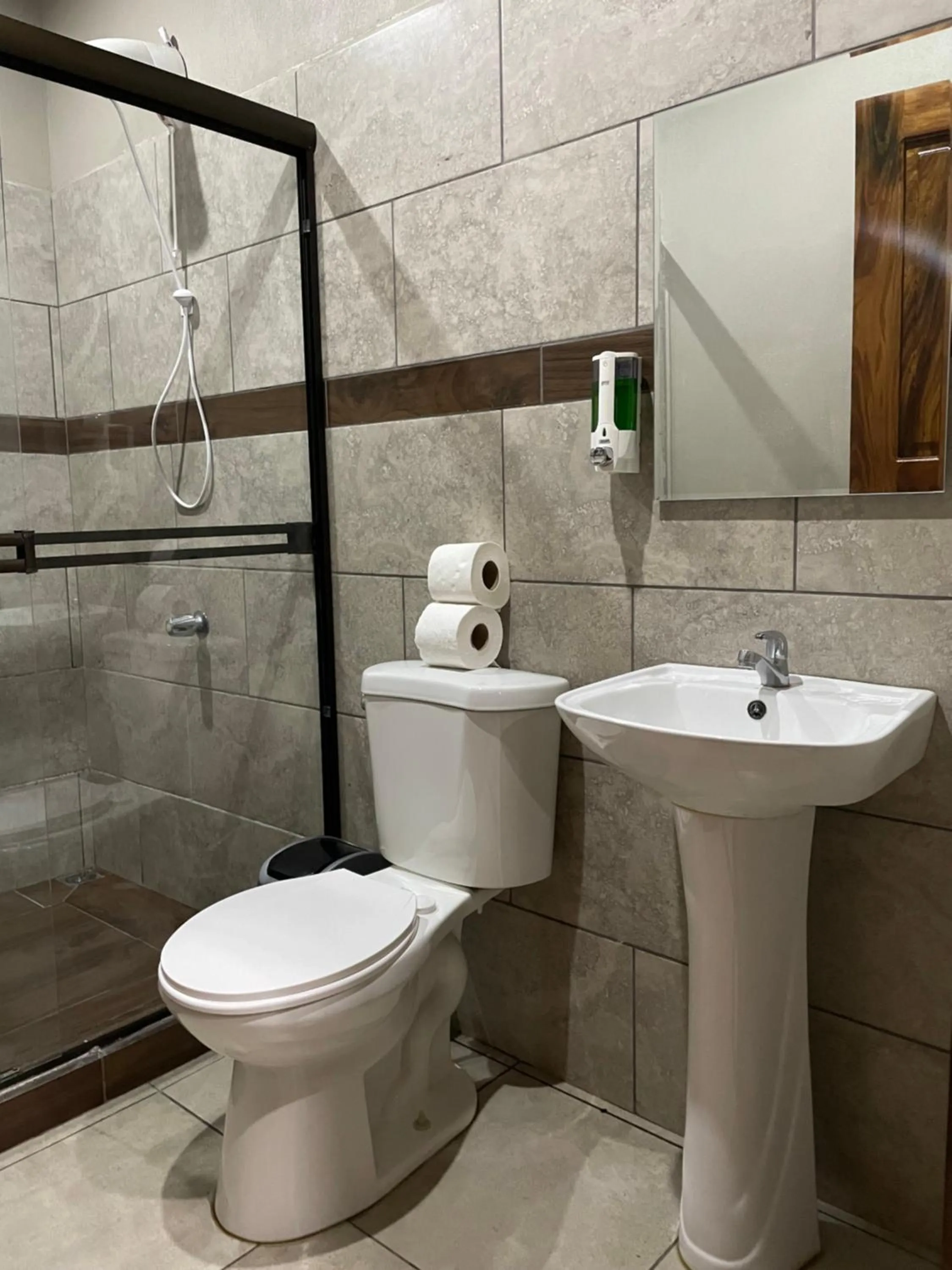 Shower in Hotel Almore