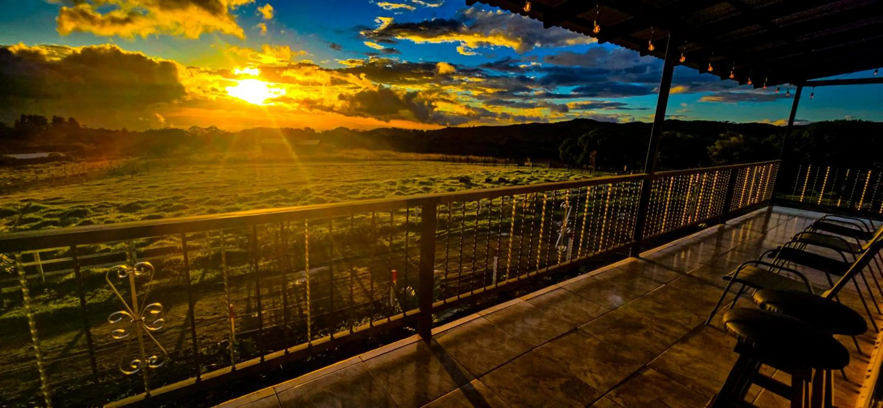 Restaurant/places to eat in Hotel Almore