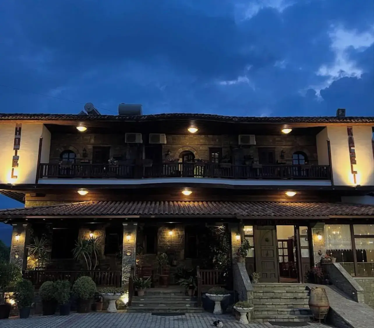 Property building in Hotel Kaceli Property building in Hotel Kaceli