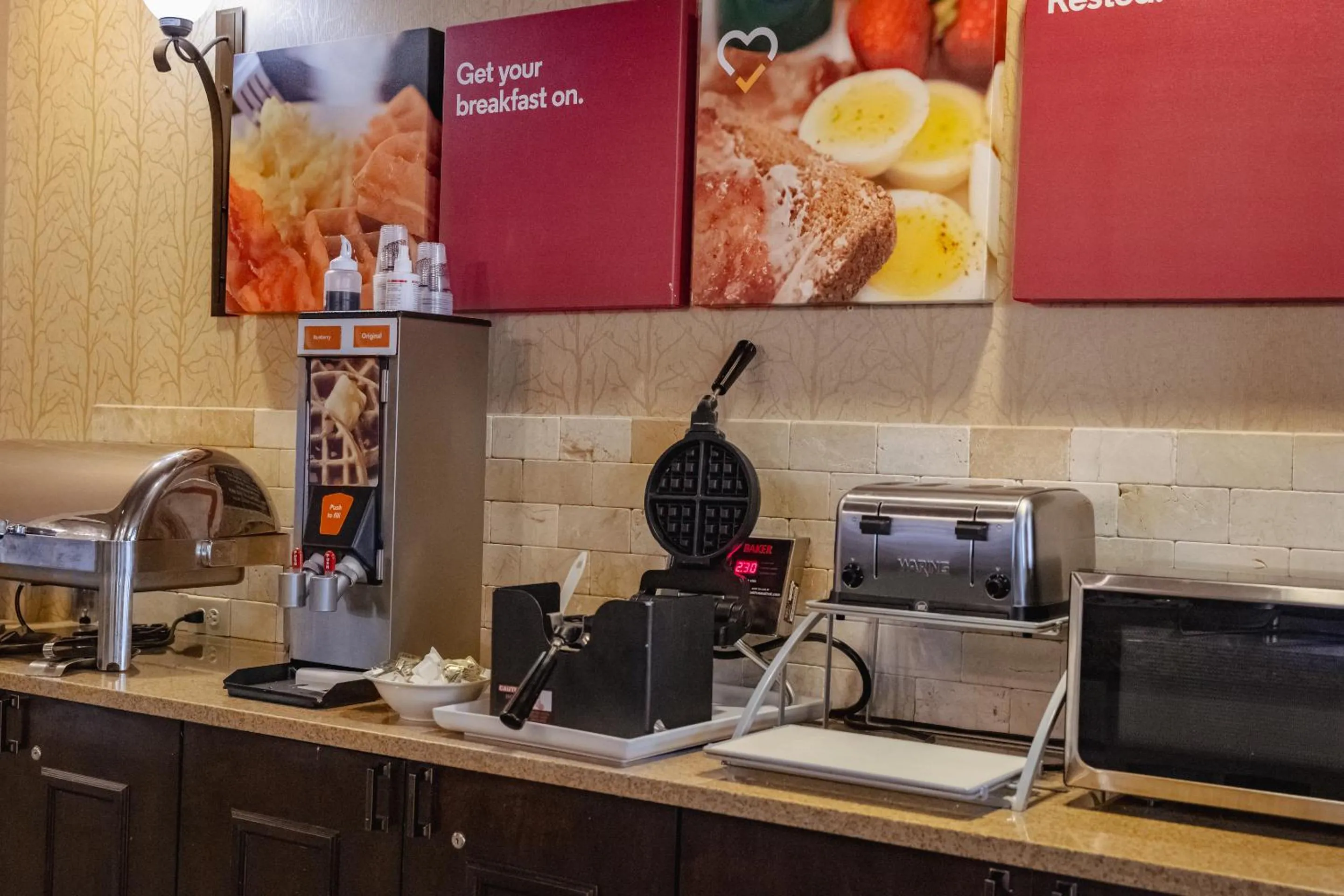 Breakfast in Russell Inn and Suites