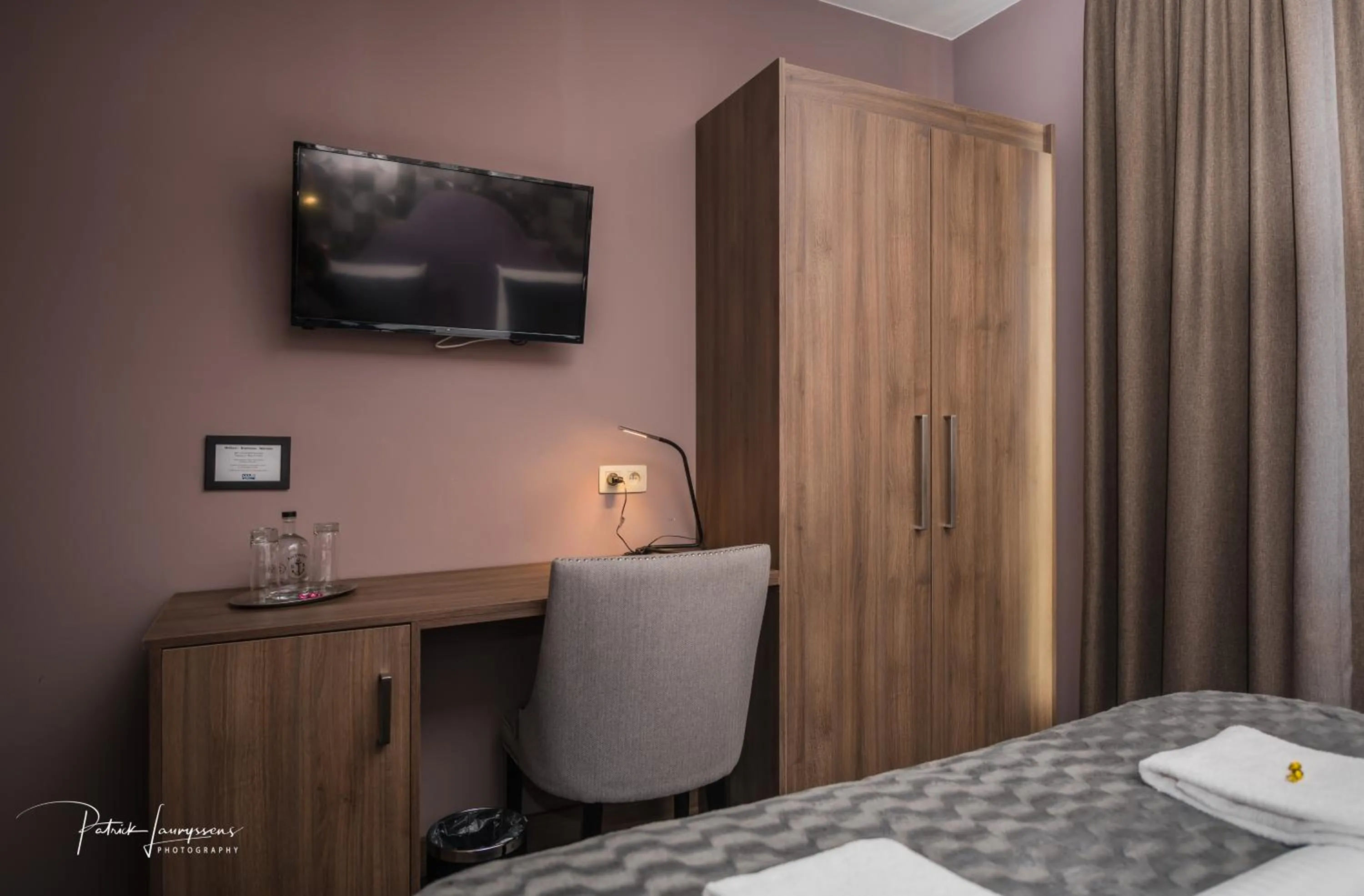 Double Room with Private Bathroom in Dock 29
