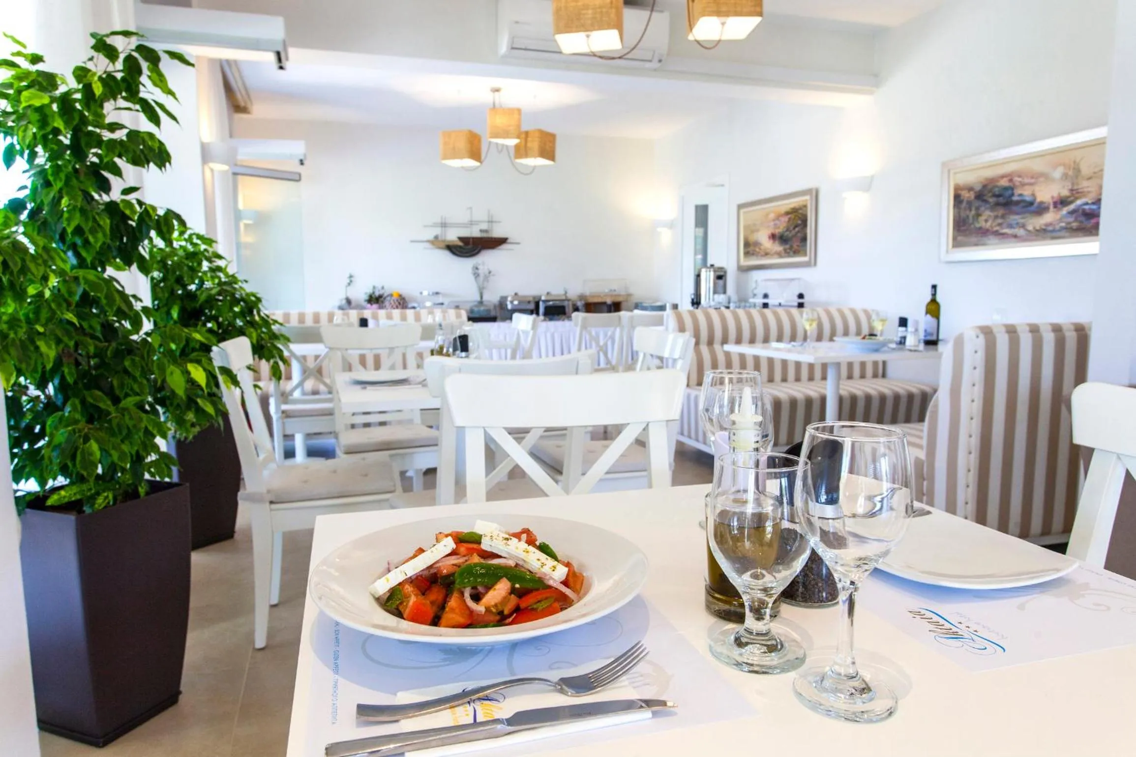 Food and drinks in Aktaia Boutique Hotel