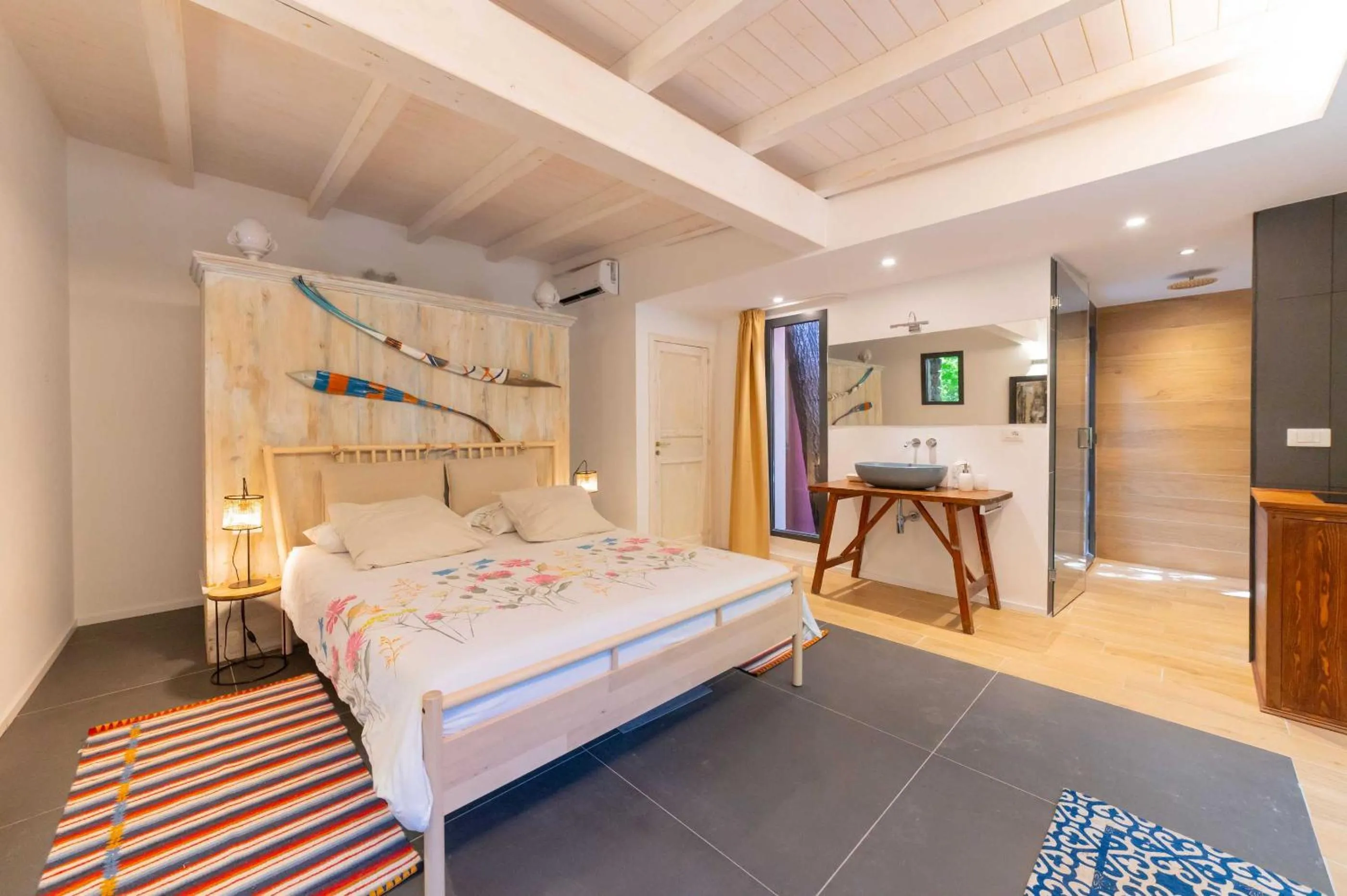 Photo of the whole room, Bed in Etna Botanic Garden