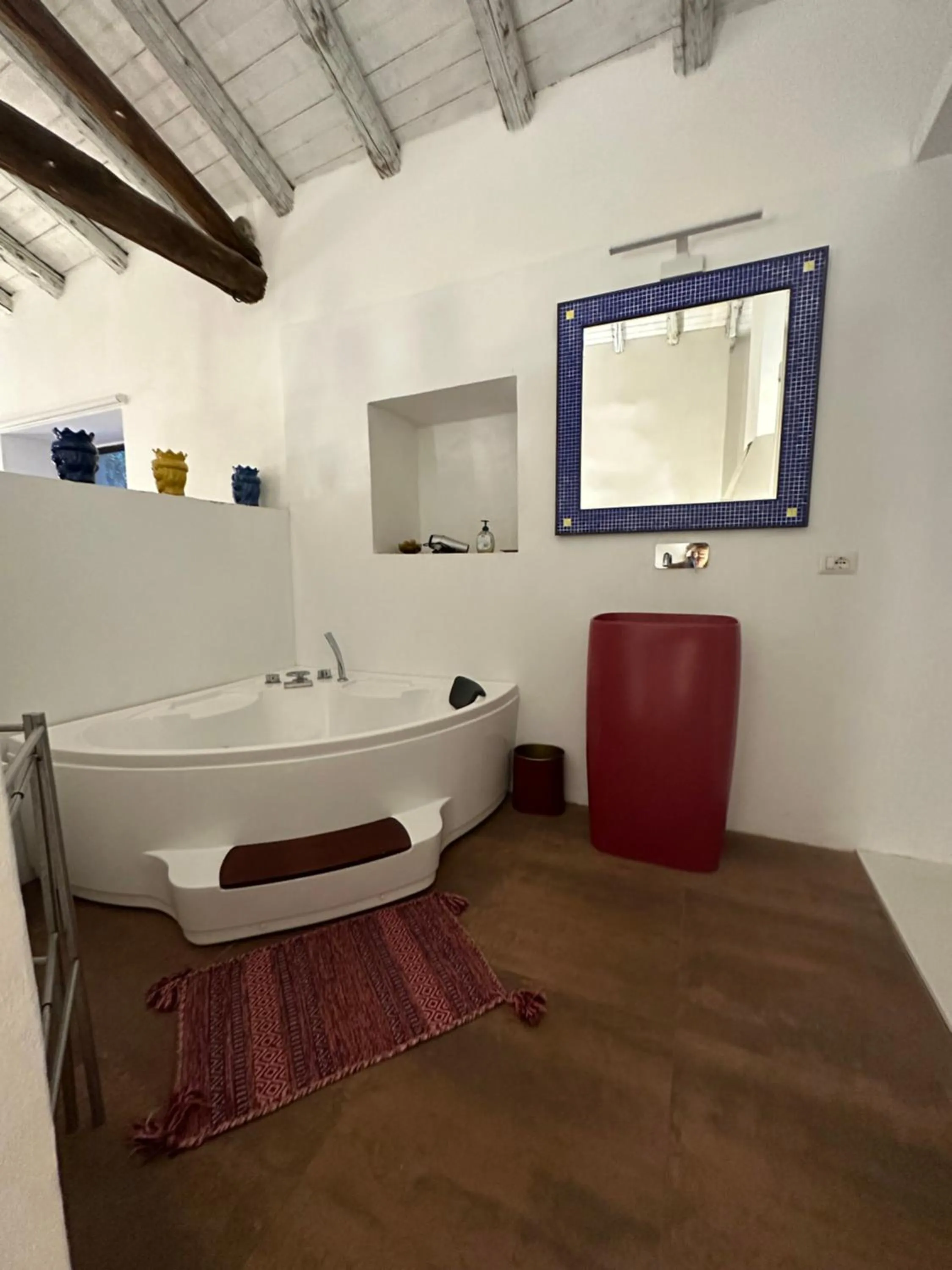 Hot Tub in Etna Botanic Garden