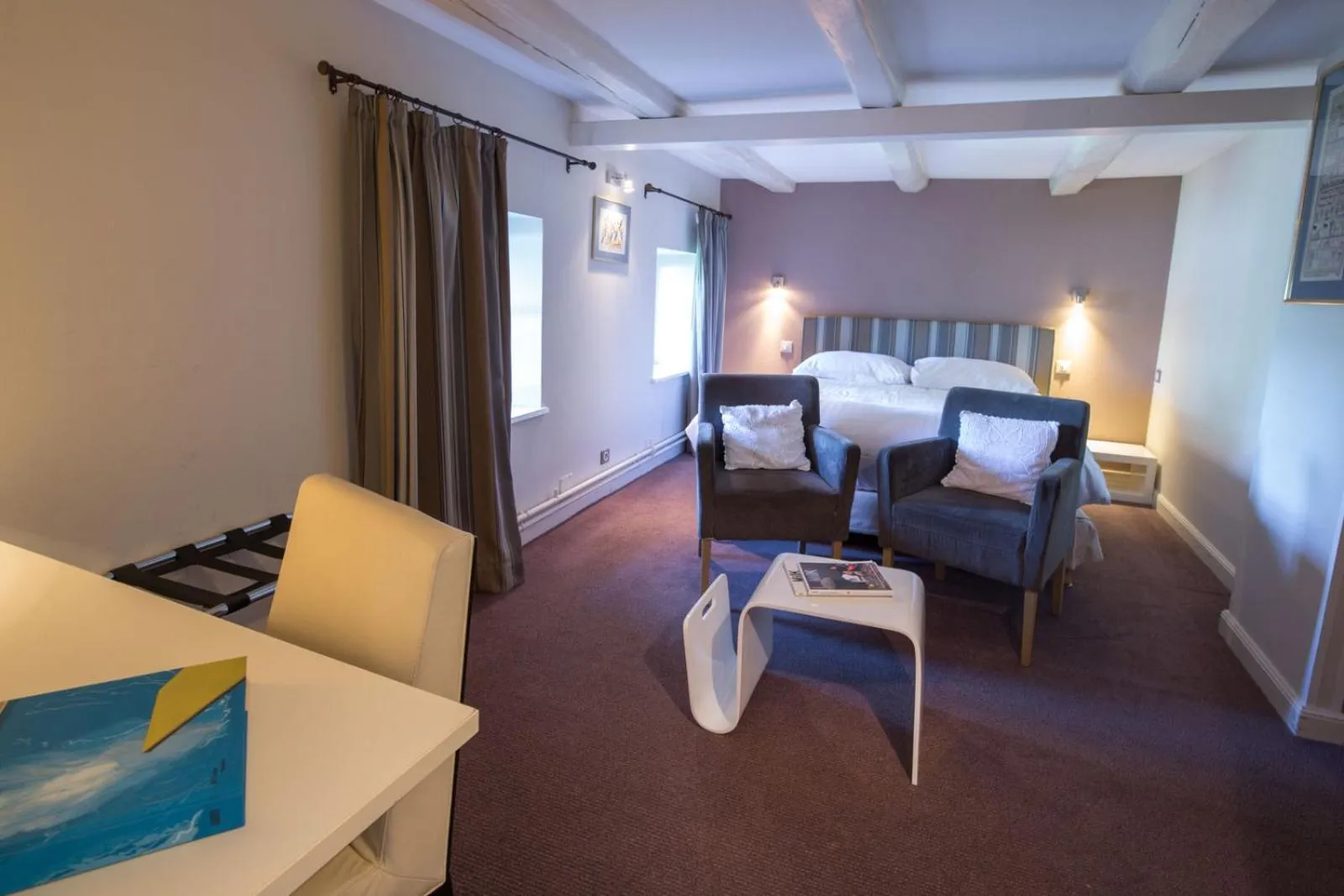 Bed in Hôtel Restaurant Les Alisiers