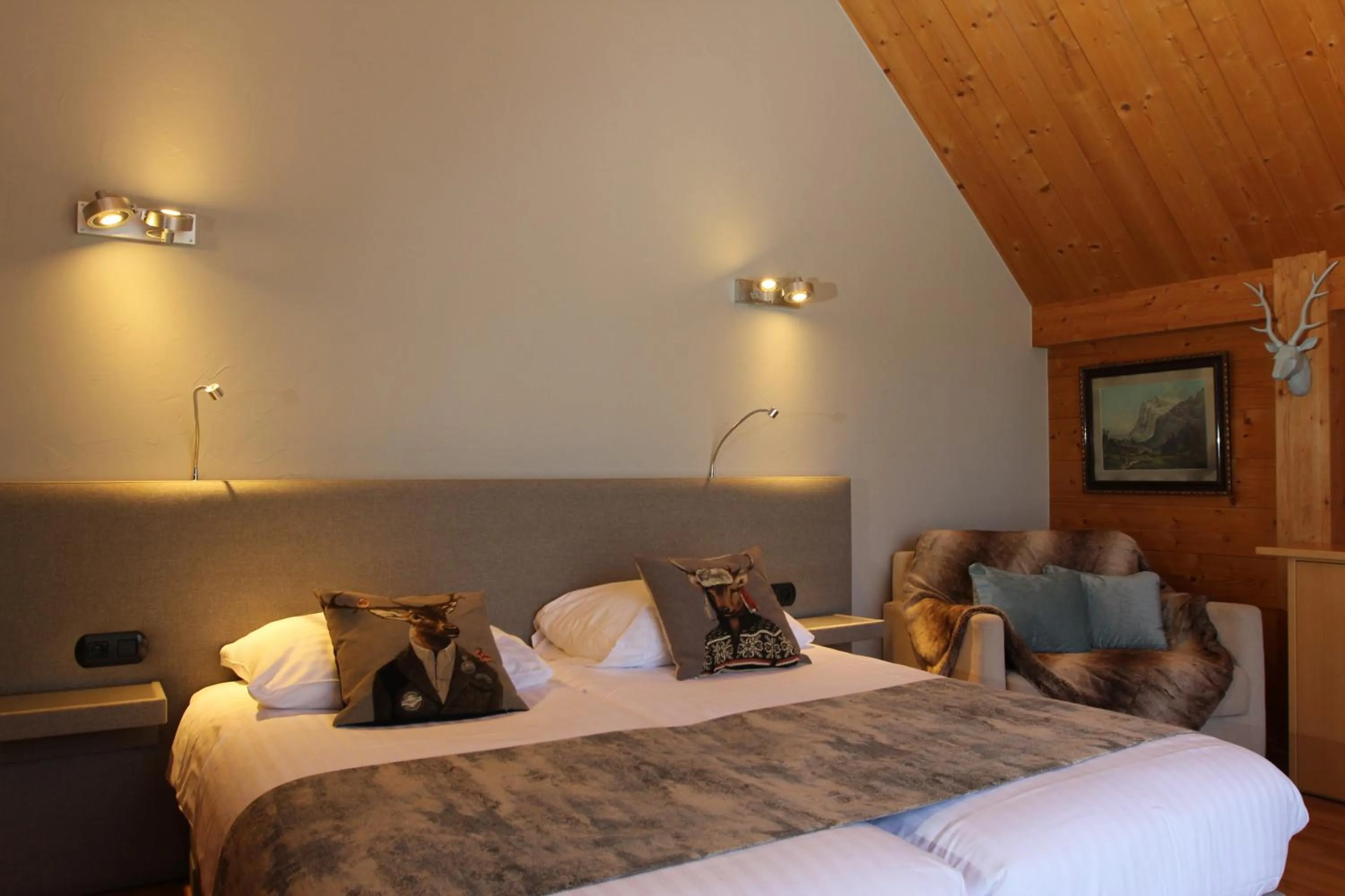 Bedroom, Bed in Hôtel Restaurant Les Alisiers