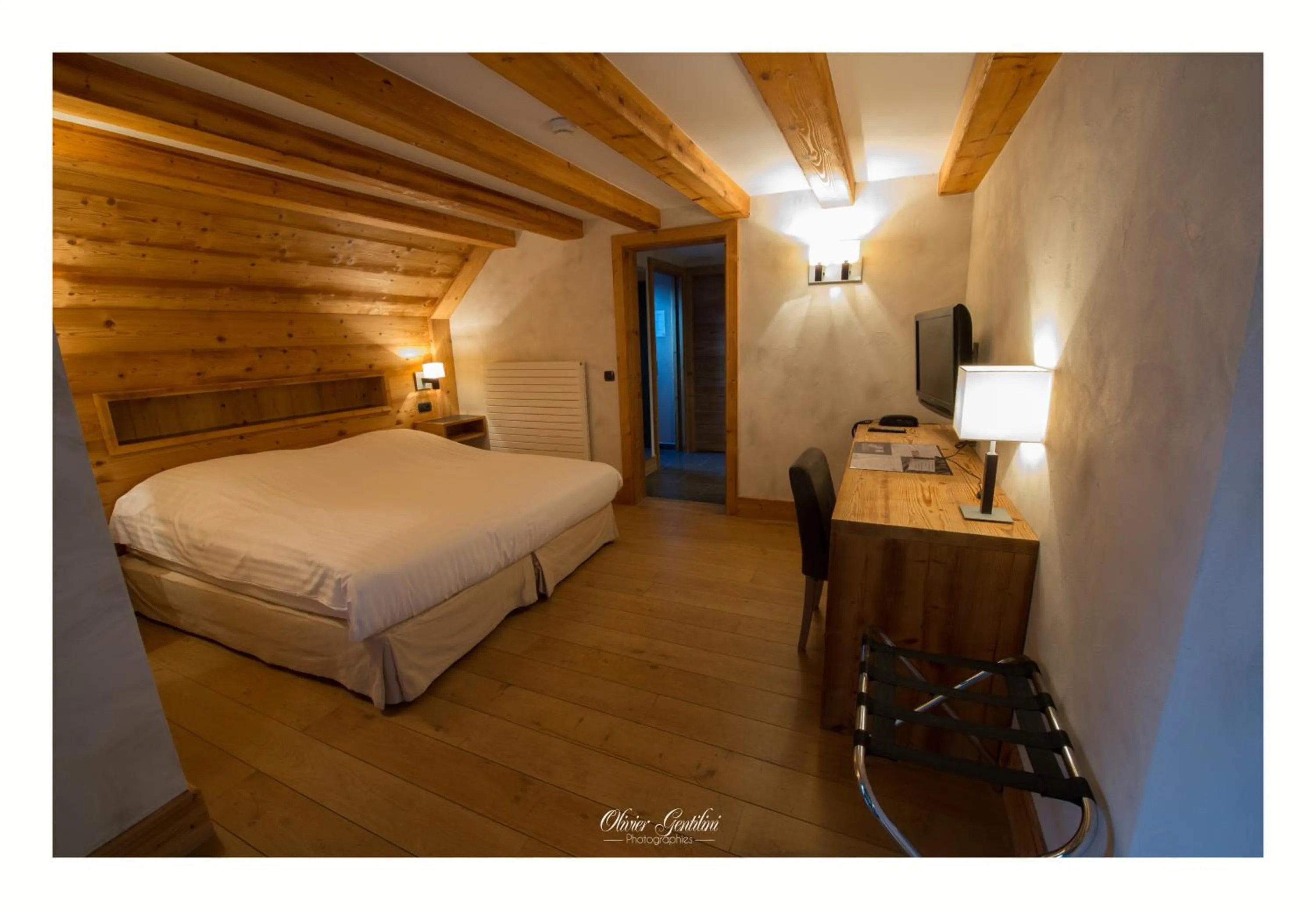 Decorative detail, Bed in Hôtel Restaurant Les Alisiers