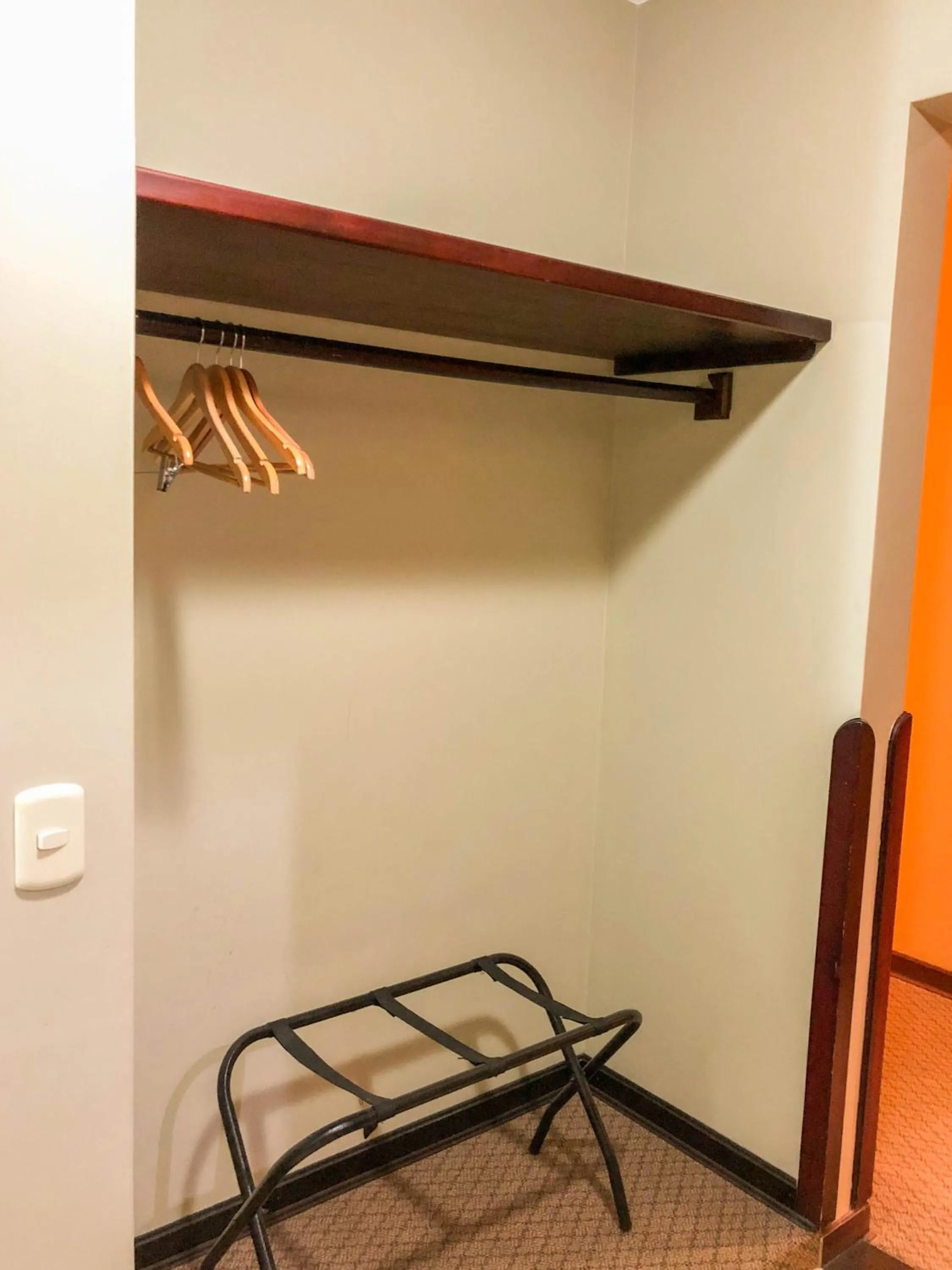 wardrobe in APU MOUNTAIN LODGE CUSCO