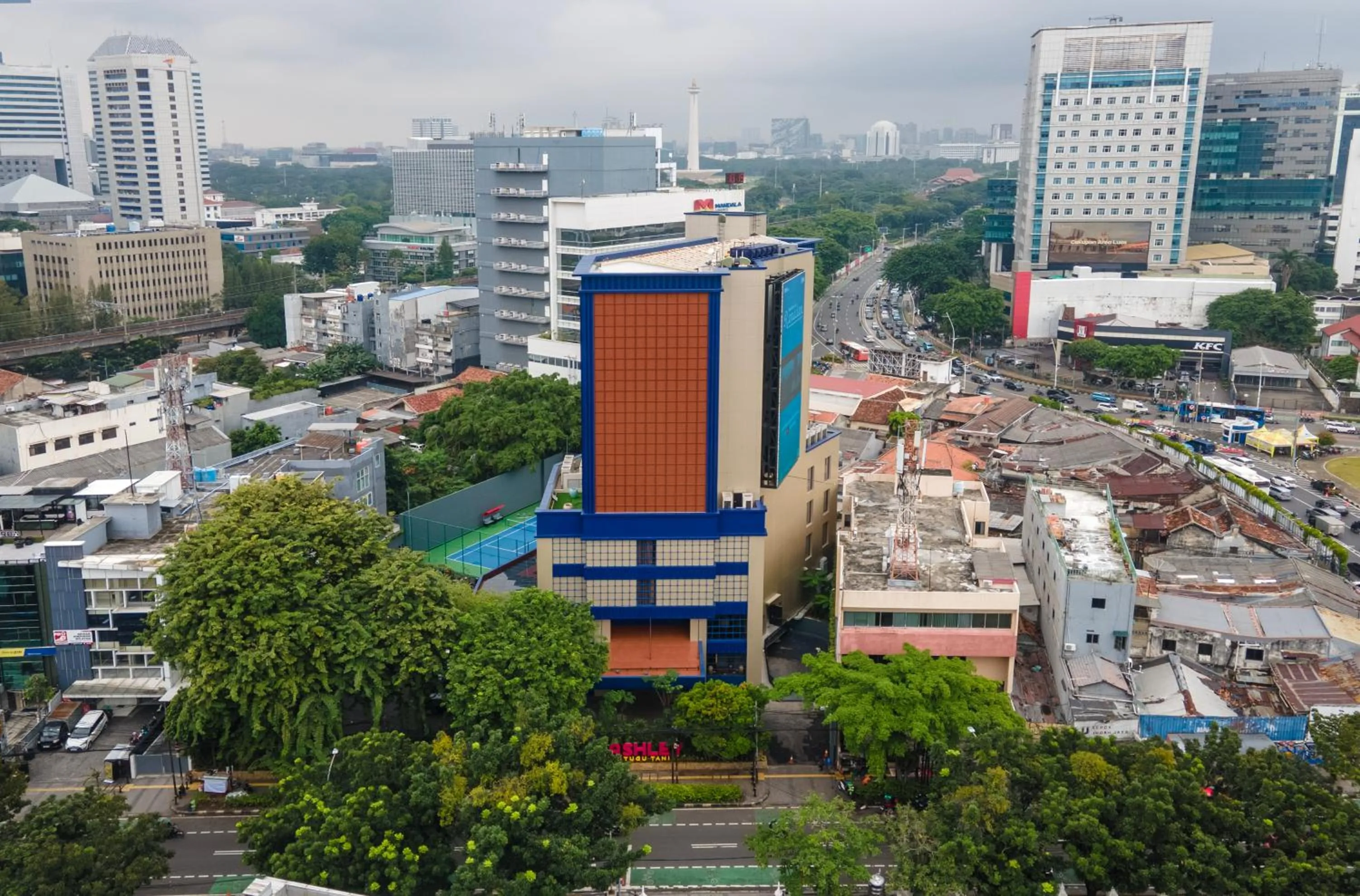 Facade/entrance in Ashley Tugu Tani Menteng