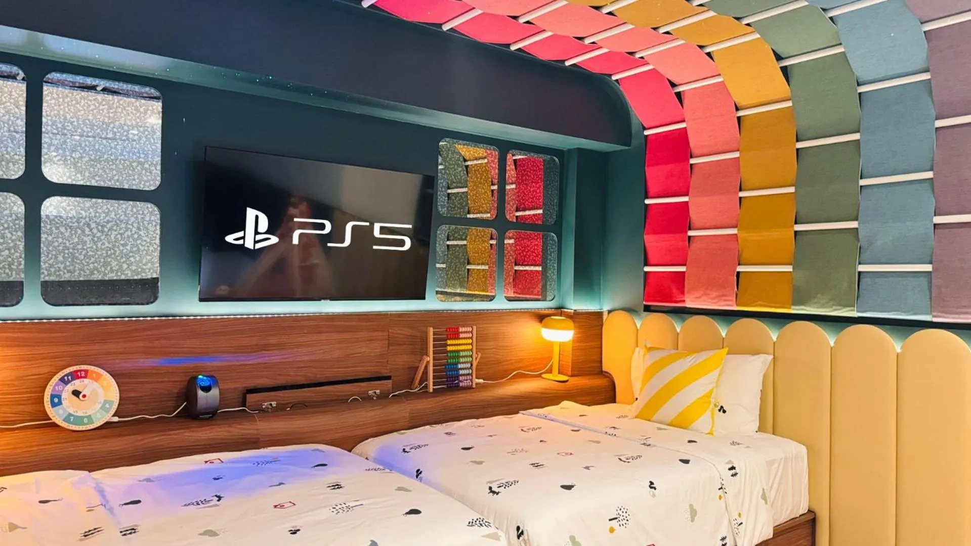 Bedroom, Bed in Ashley Tugu Tani Menteng