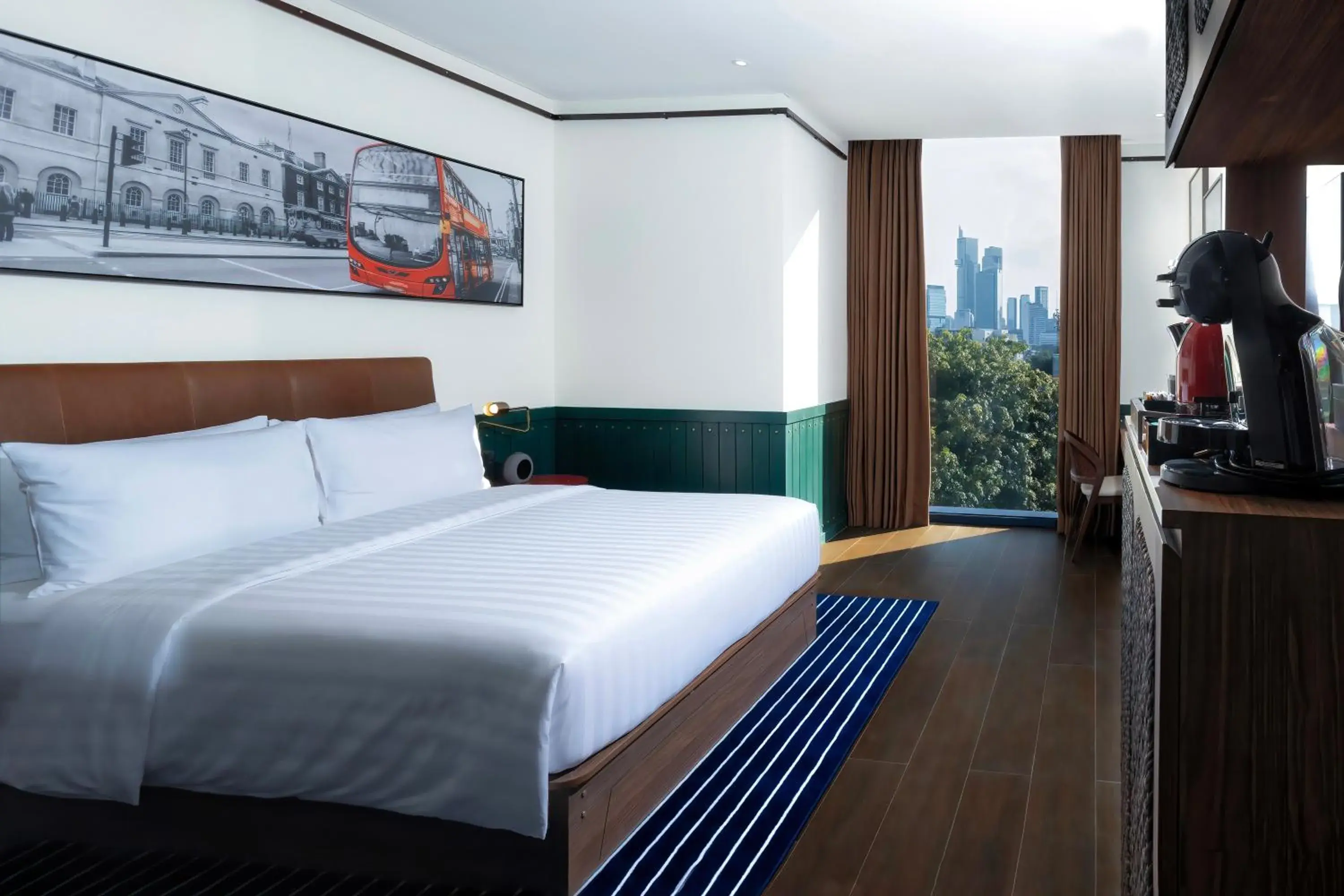 Skyline View Queen in Ashley Tugu Tani Menteng Skyline View Queen in Ashley Tugu Tani Menteng