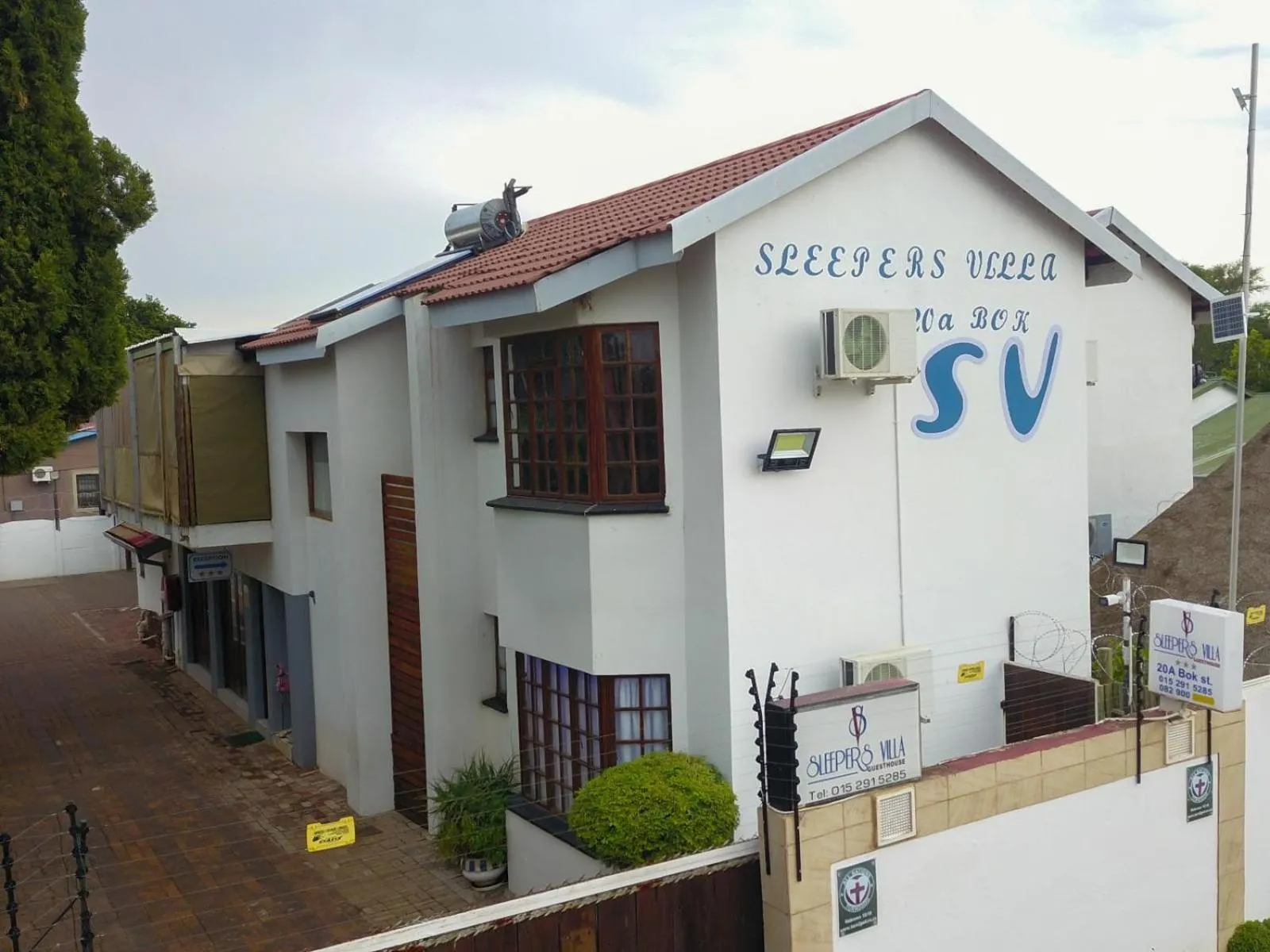 Property building in Sleepers Villa Guesthouse