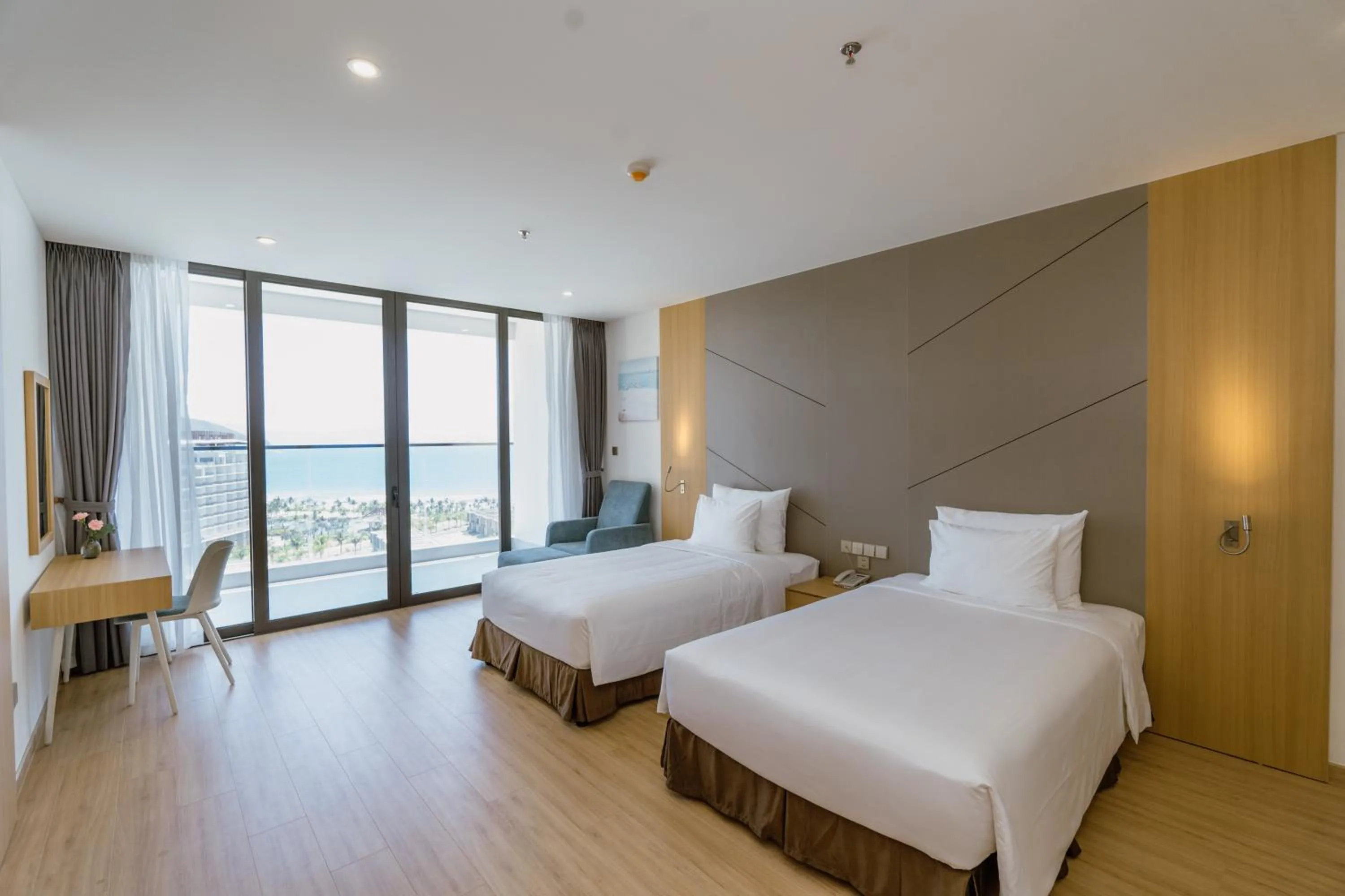 Deluxe Twin Balcony with Ocean view in Aquamarine Cam Ranh - By Swandor