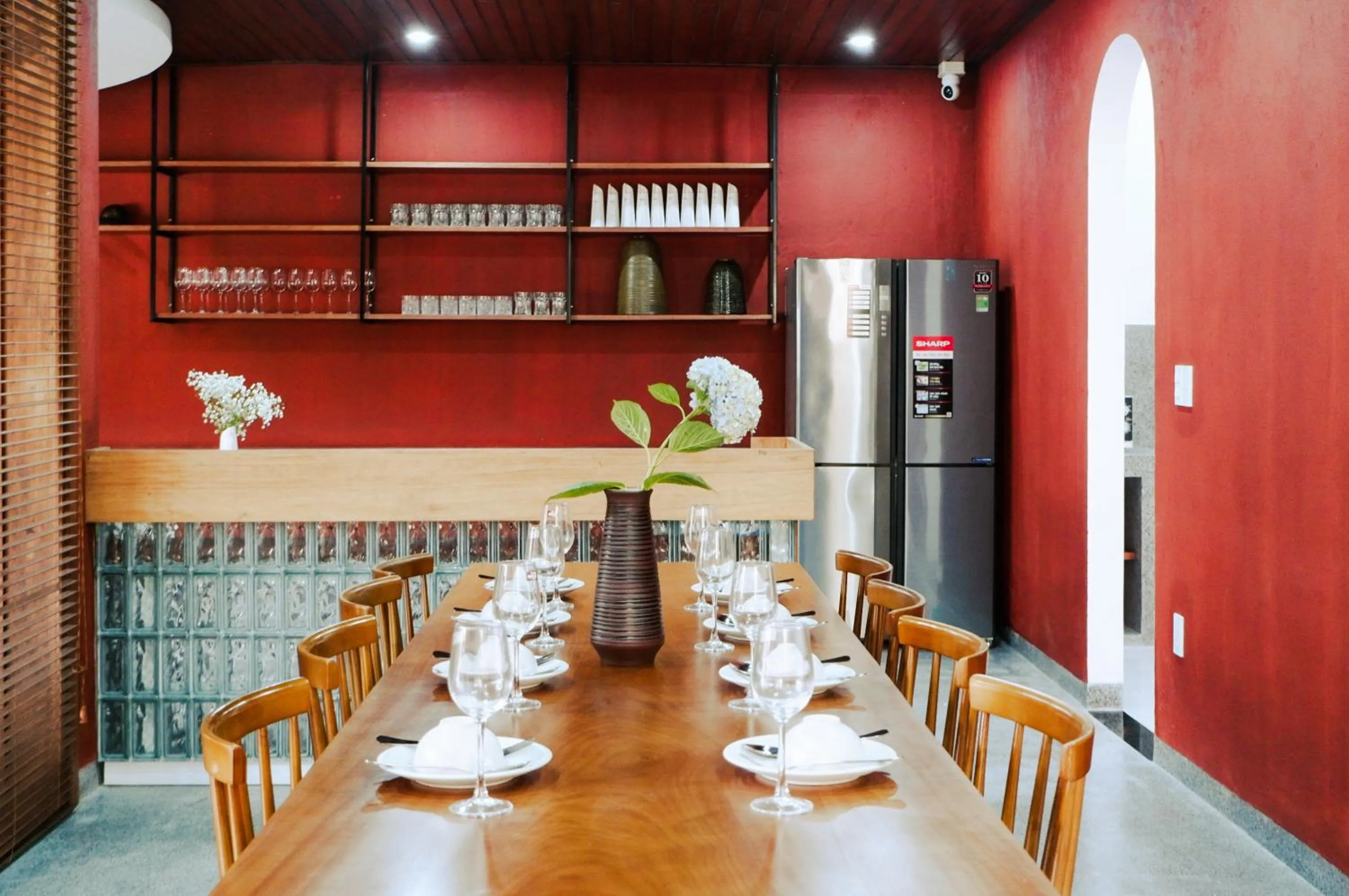 Restaurant/places to eat in TRUONG PHU HOUSE - HOTEL & APARTMENT