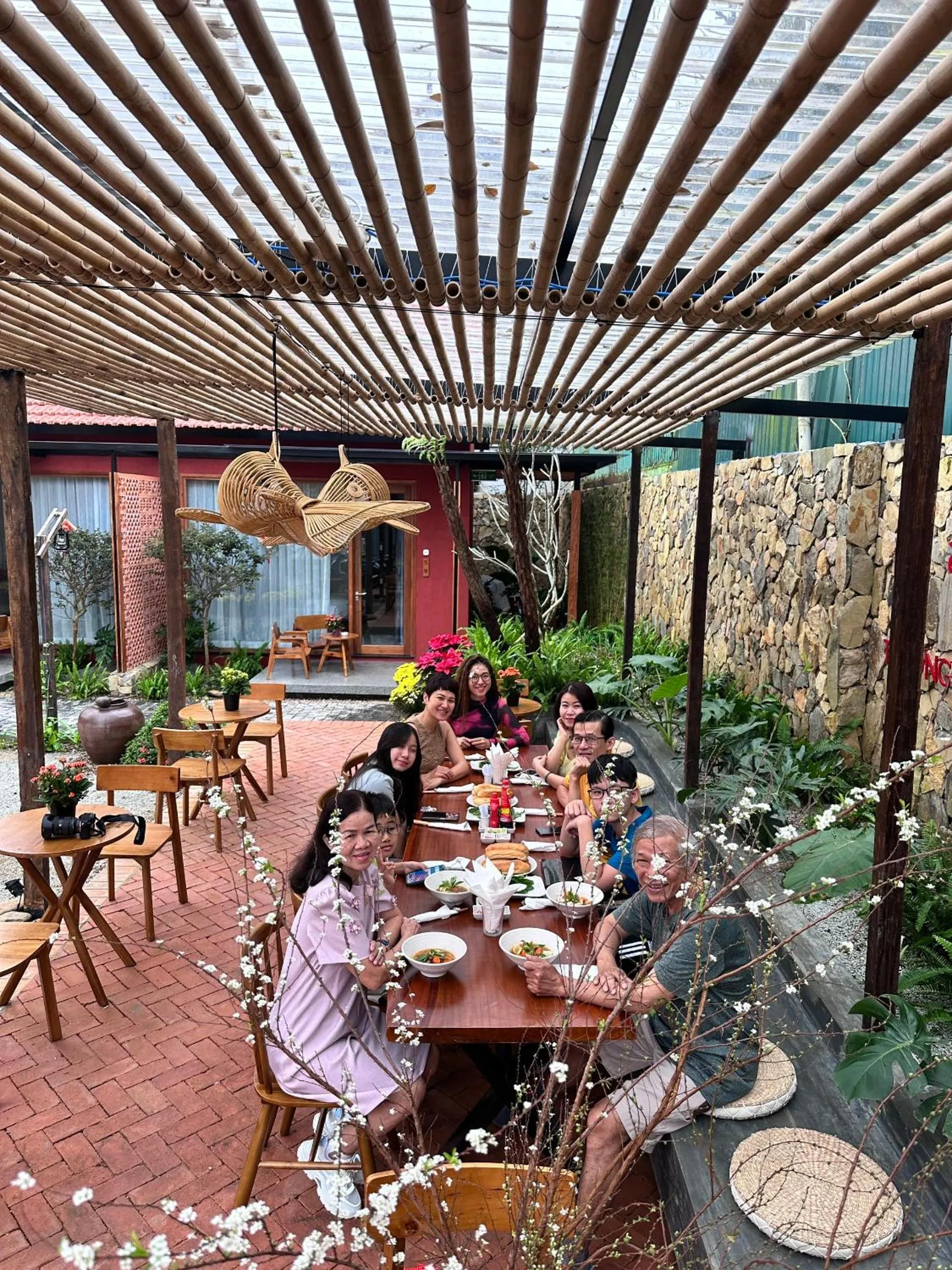 Restaurant/places to eat in TRUONG PHU HOUSE - HOTEL & APARTMENT