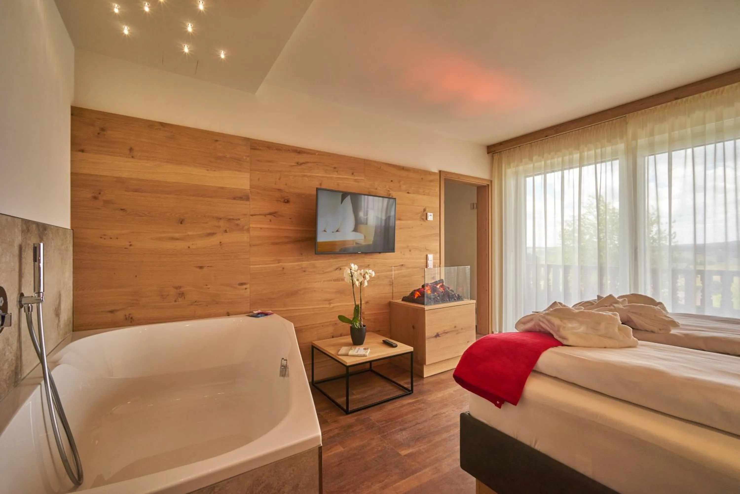 TV and multimedia, Bed in Wellnesshotel Zum Koch