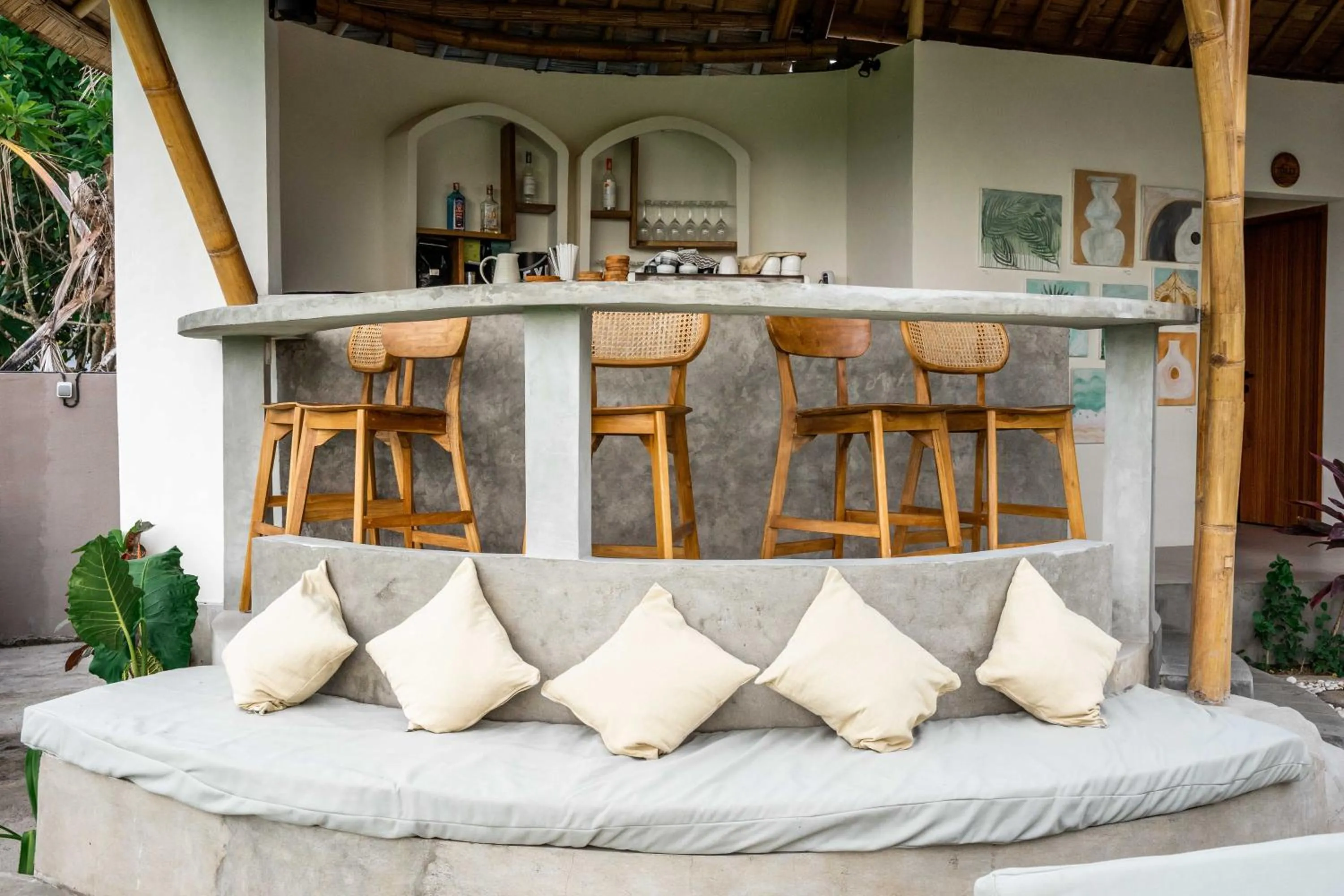 Restaurant/places to eat in Shanti Boutique Retreat