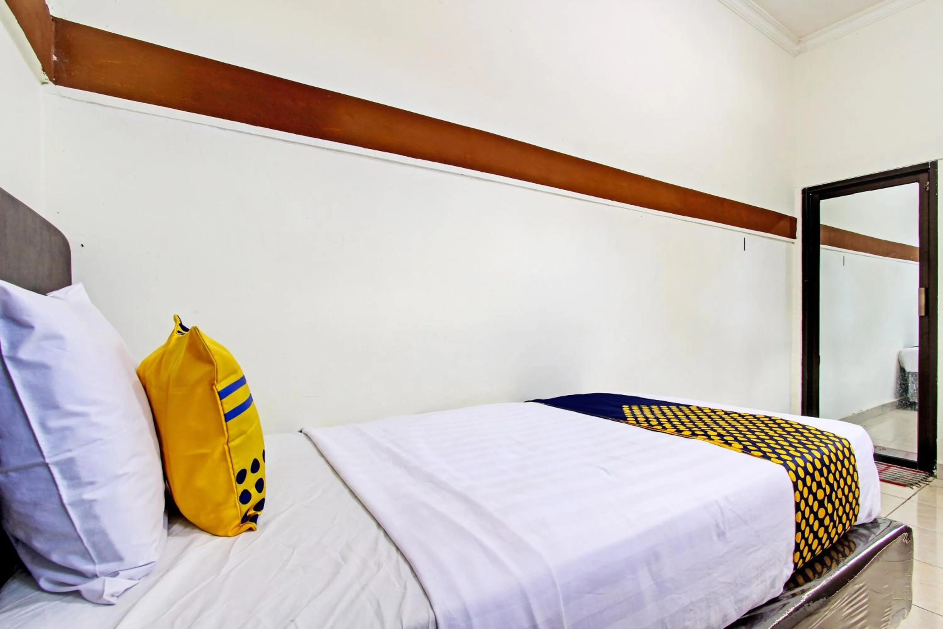 Bedroom, Bed in Hotel O Juan Kostel 2