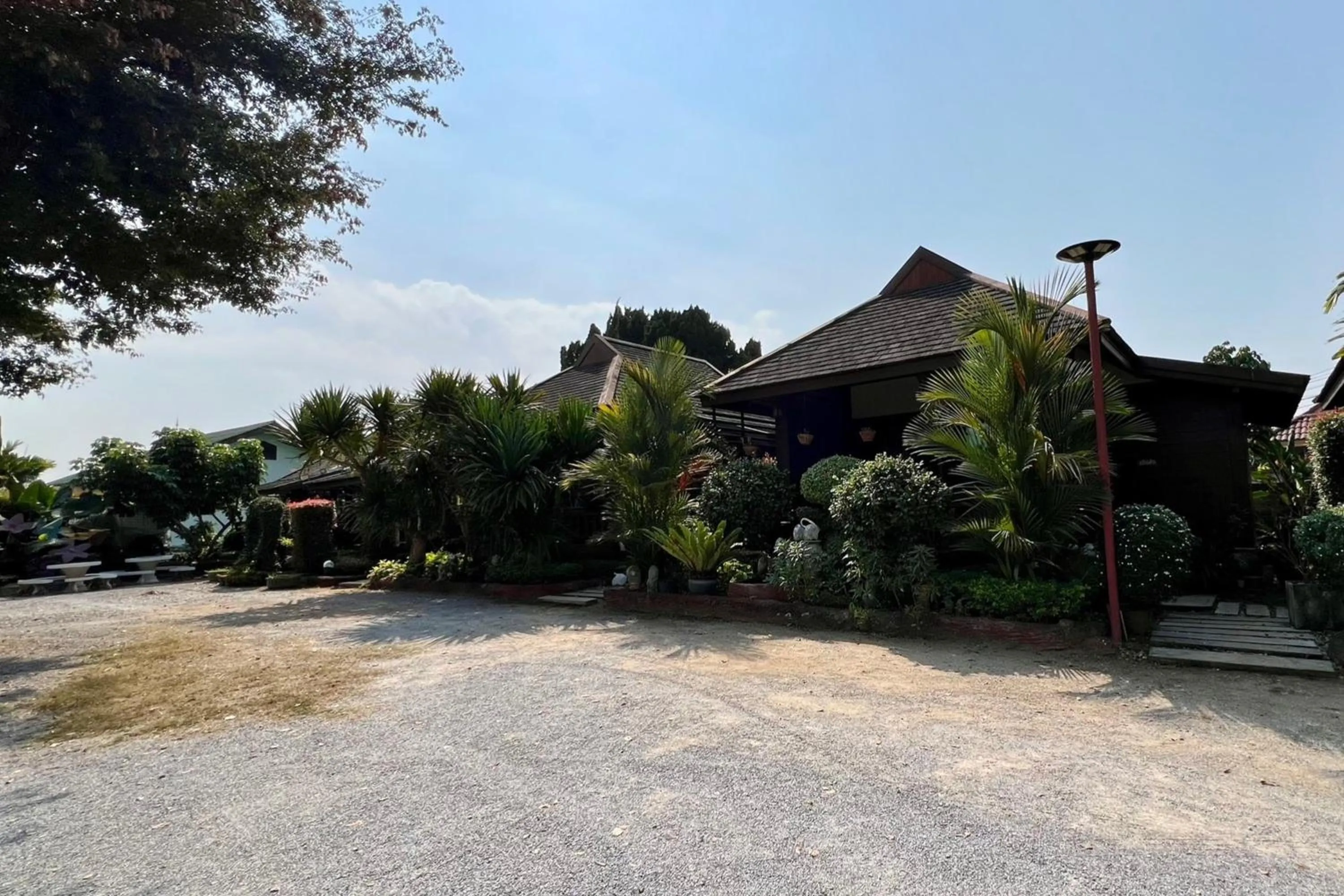 Property building in Huen Pak Mon Chantra