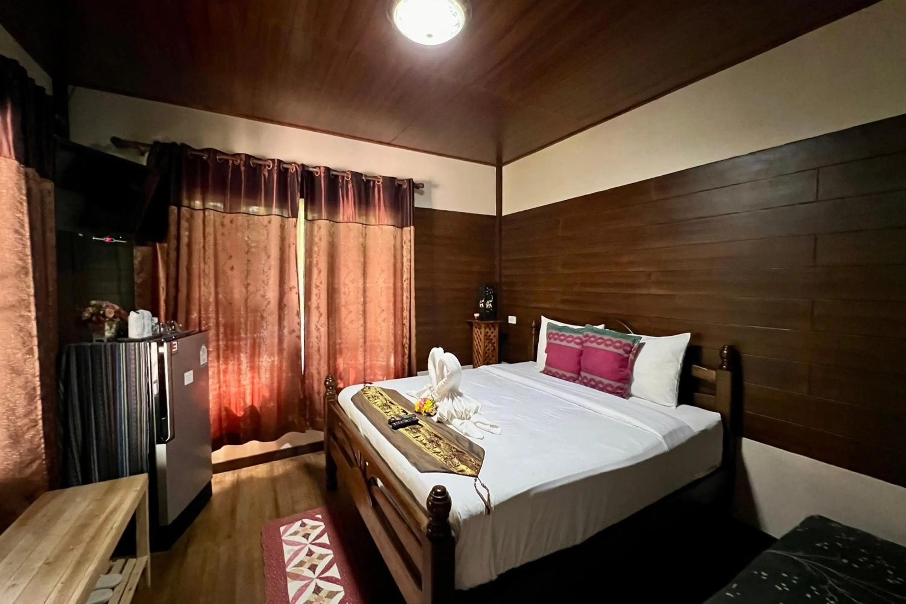 Bedroom, Bed in Huen Pak Mon Chantra