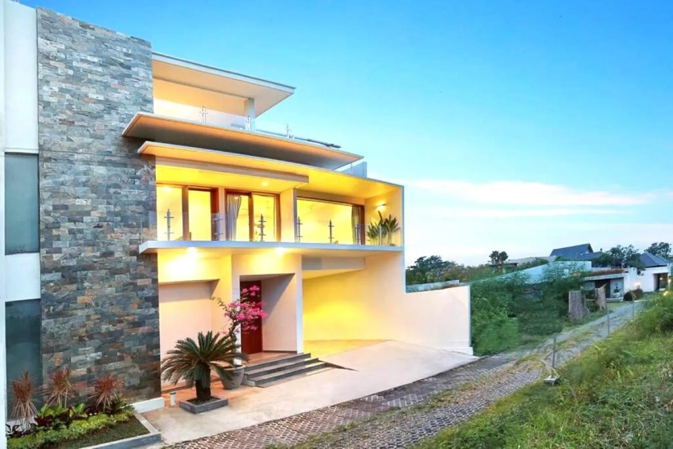 Property building in Villa Rainbow Runner