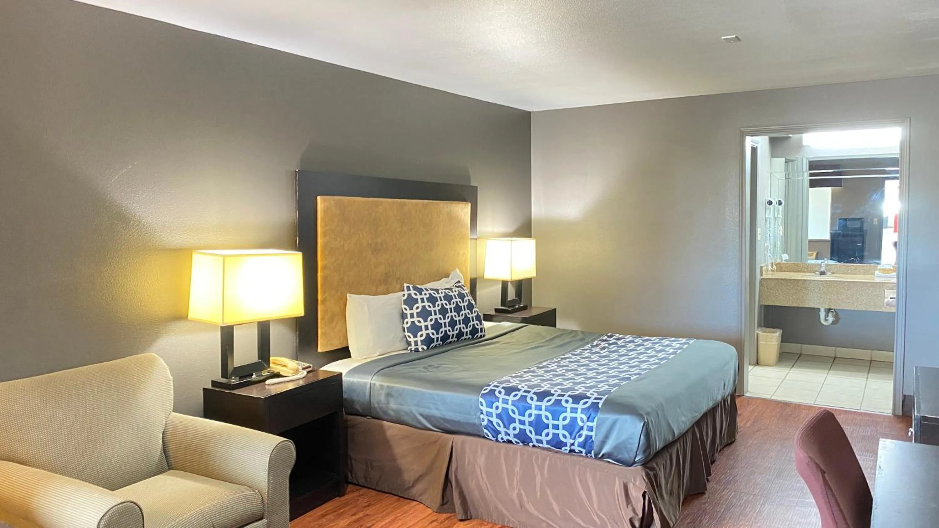 Island Suites Bay City