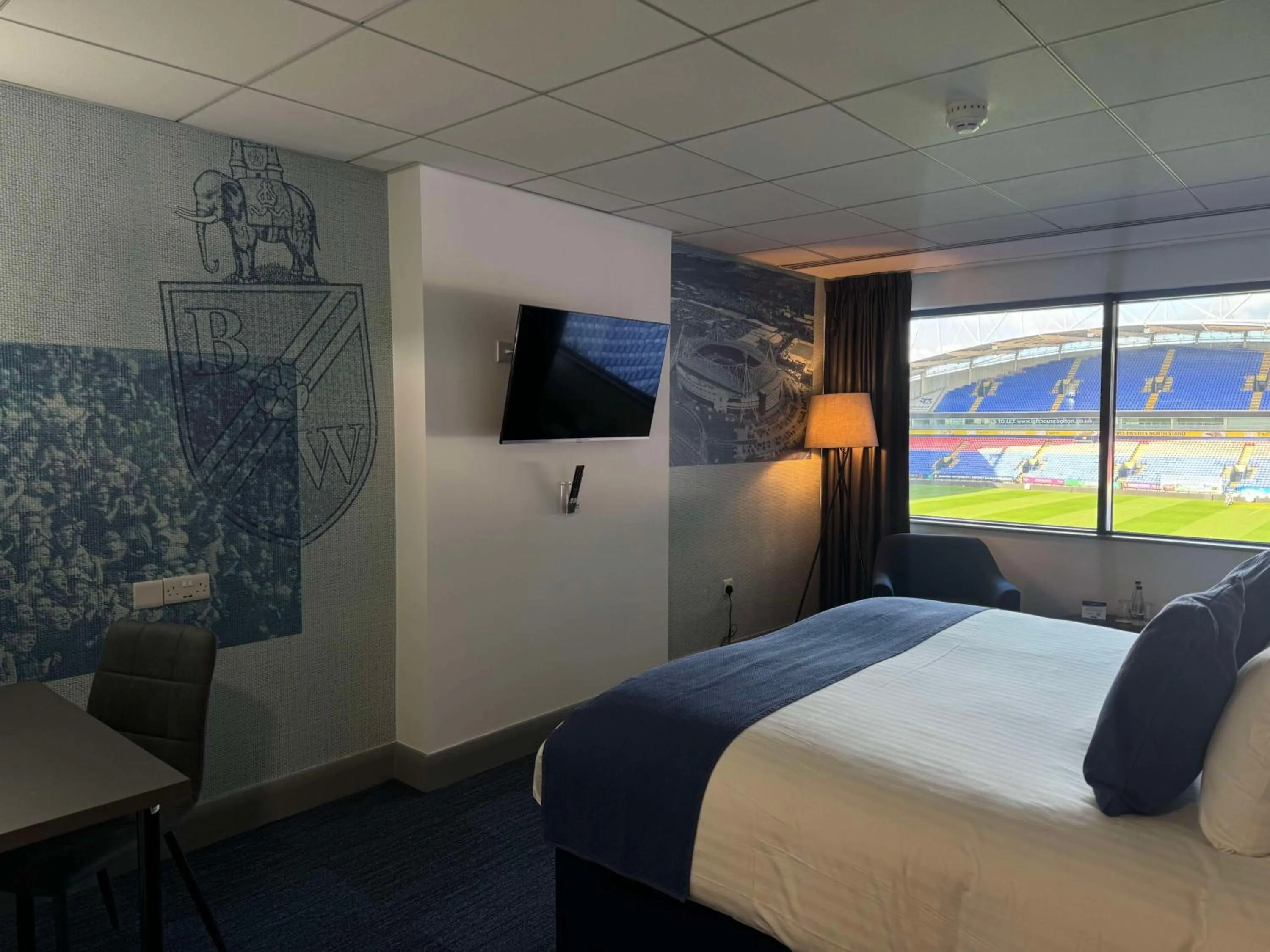 Bedroom, Bed in The Bolton Stadium Hotel, a member of Radisson Individuals