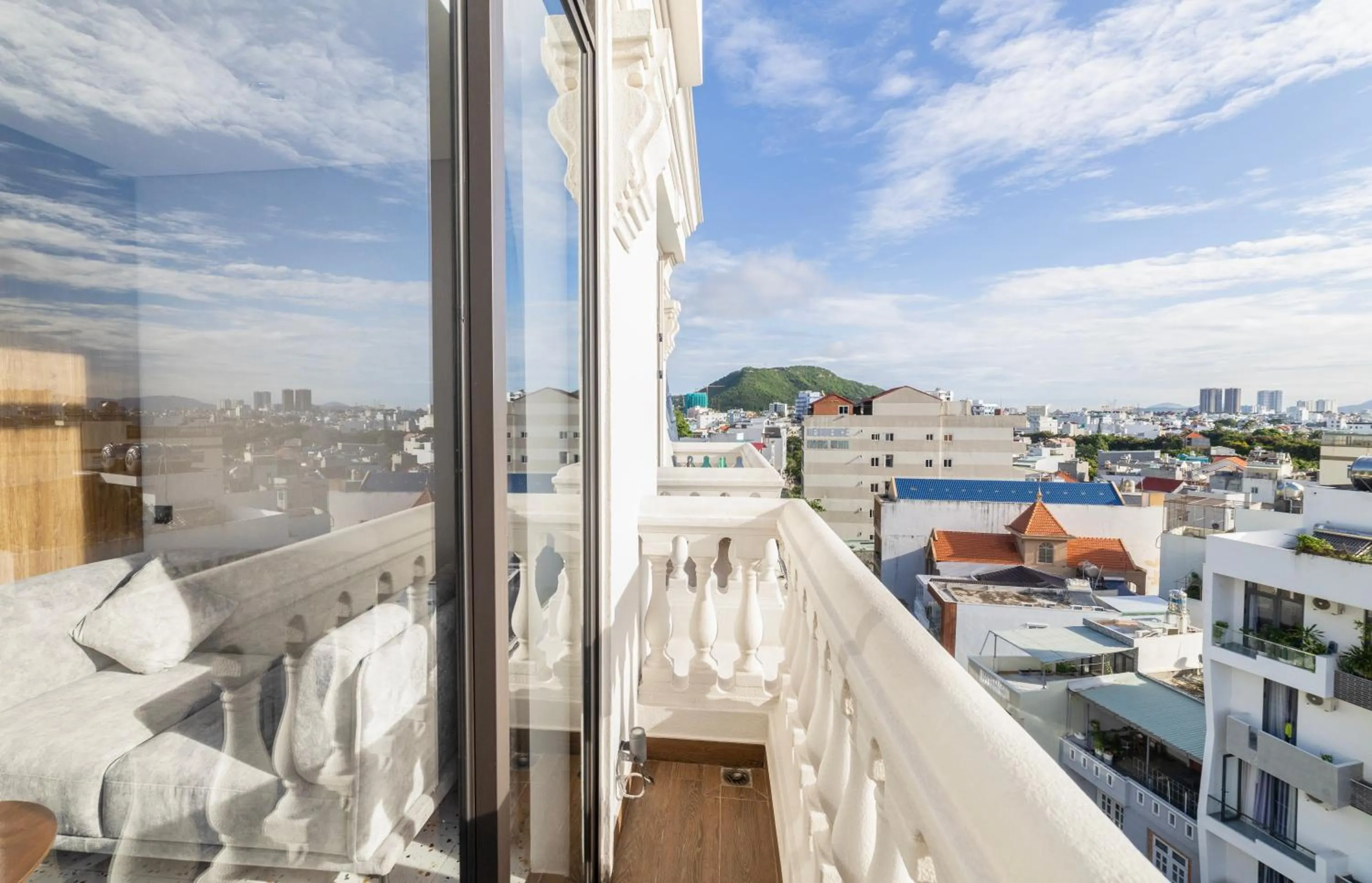 Day in Green LP Hotel & Apartment