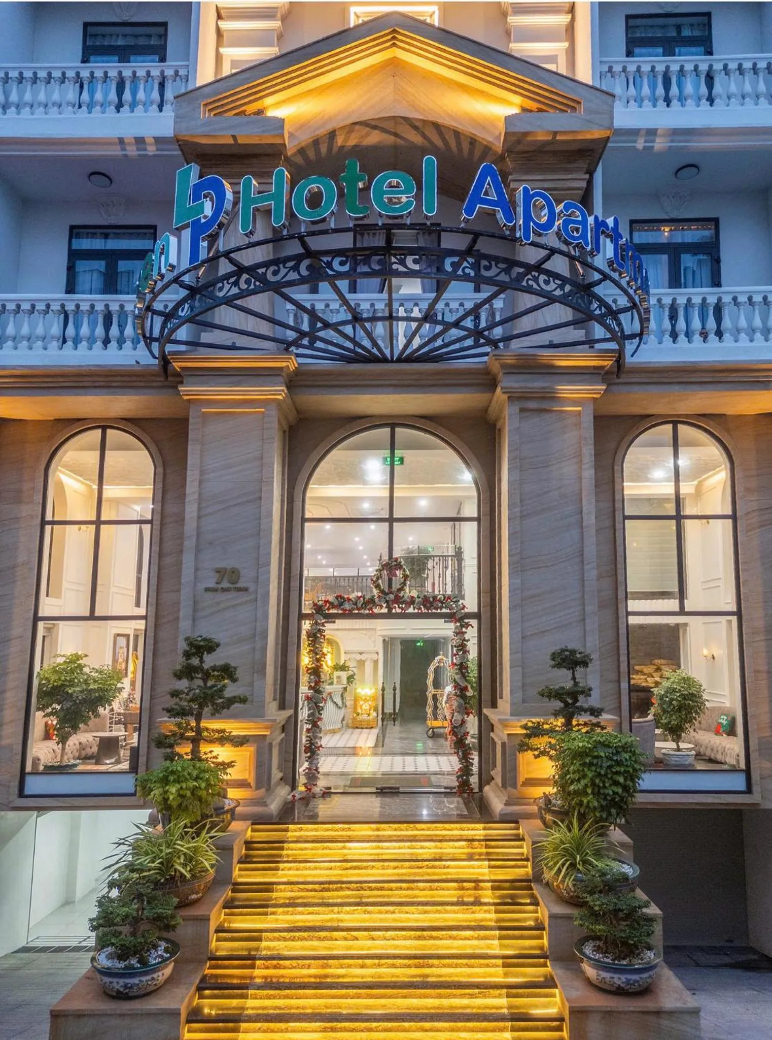 Property building in Green LP Hotel & Apartment