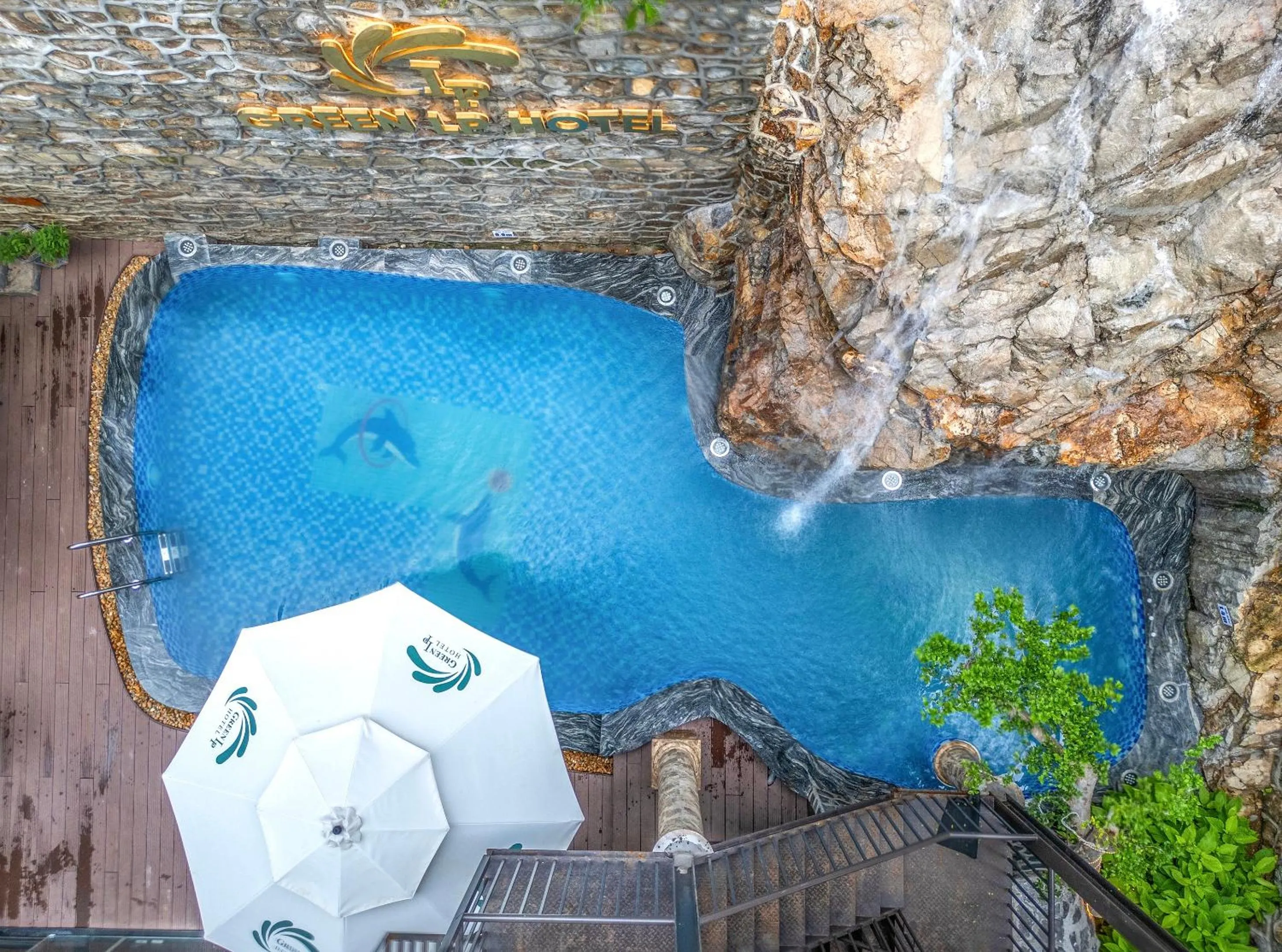 Swimming pool in Green LP Hotel & Apartment