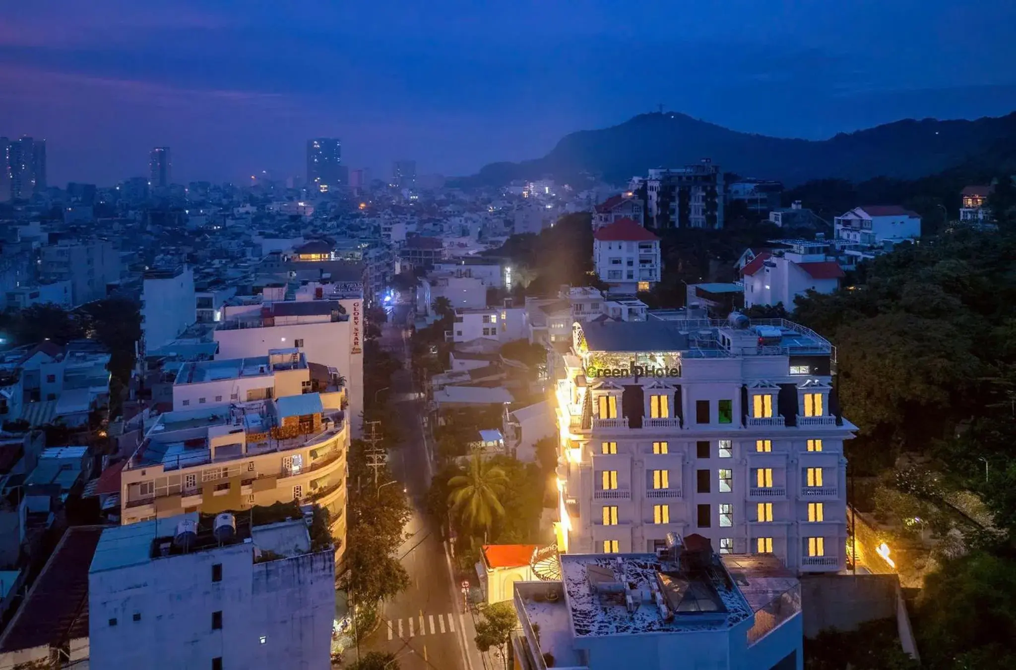 Property building in Green LP Hotel & Apartment Property building in Green LP Hotel & Apartment