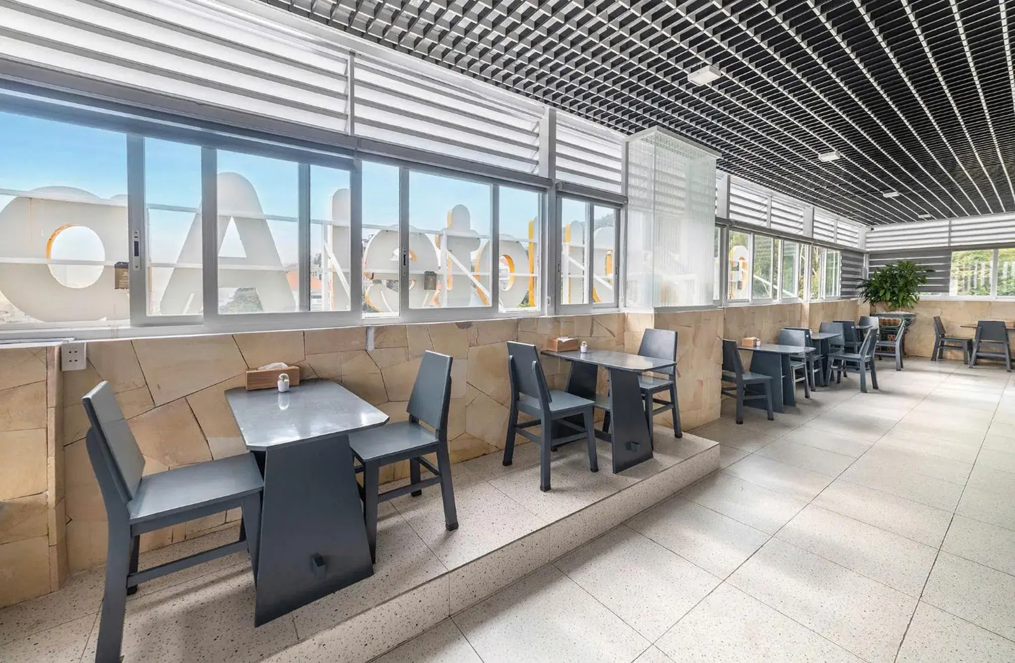 Restaurant/places to eat in Green LP Hotel & Apartment Restaurant/places to eat in Green LP Hotel & Apartment