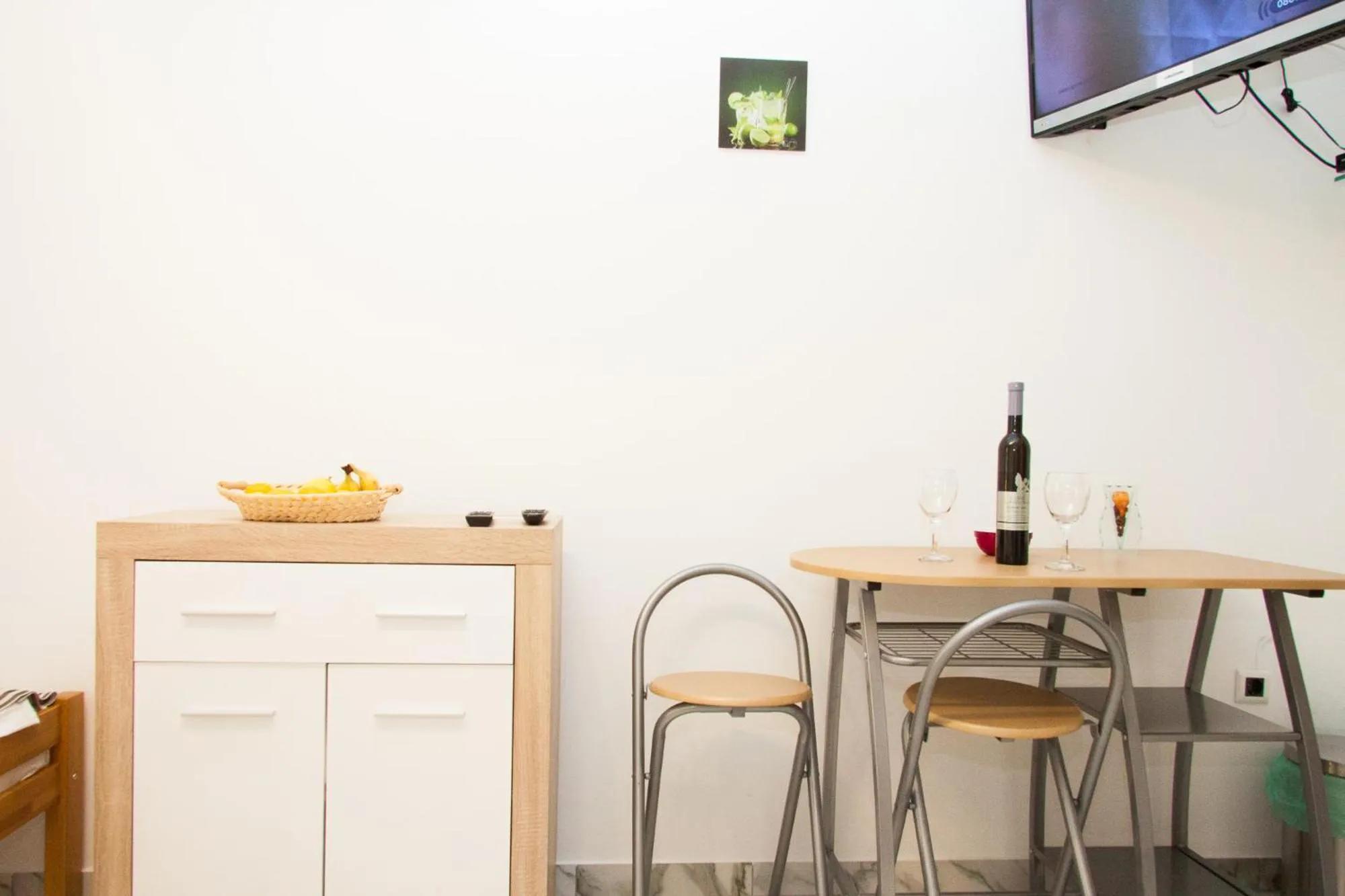 TV and multimedia in Rooms Garden Zagreb Airport