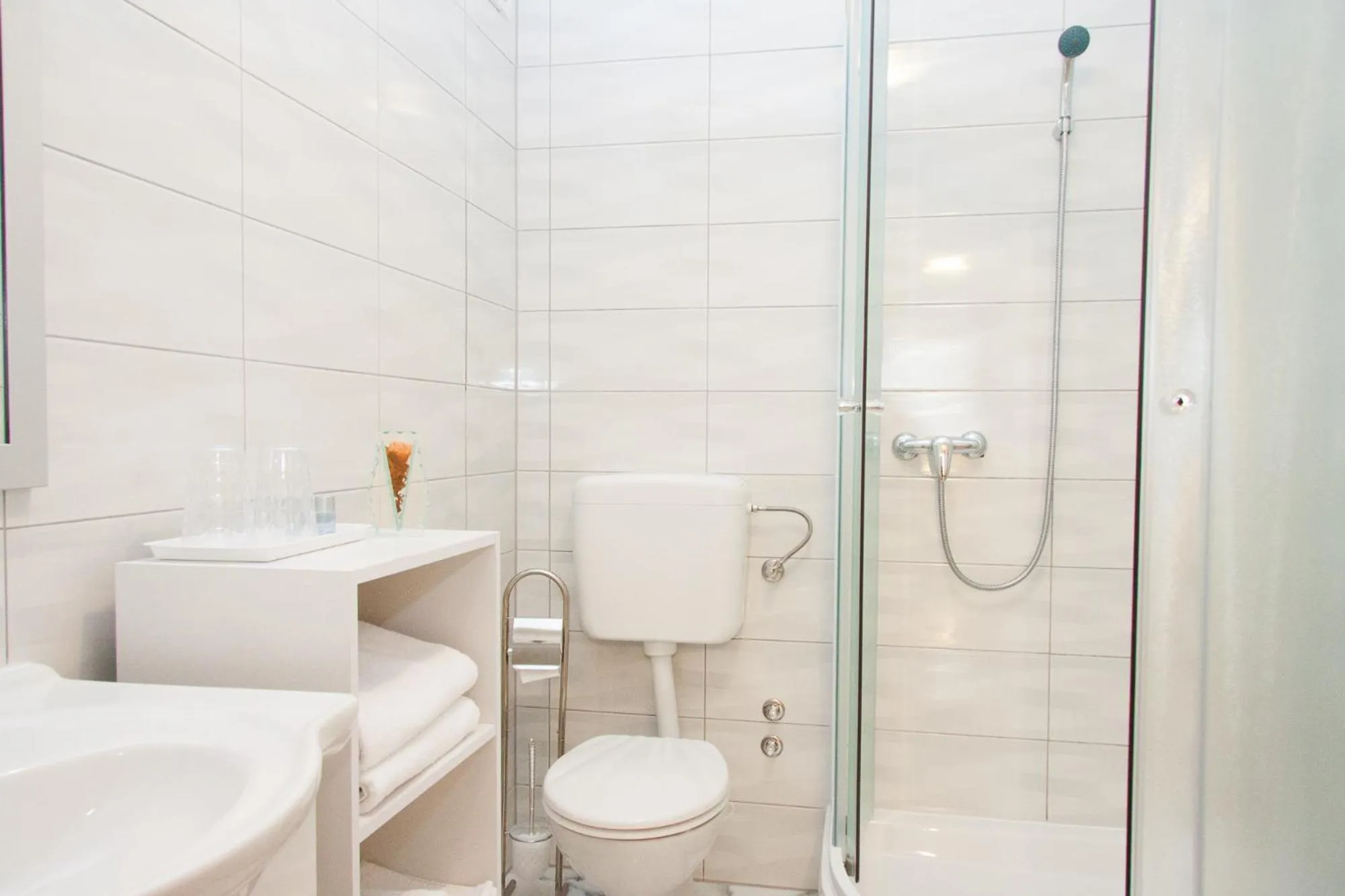 Shower in Rooms Garden Zagreb Airport