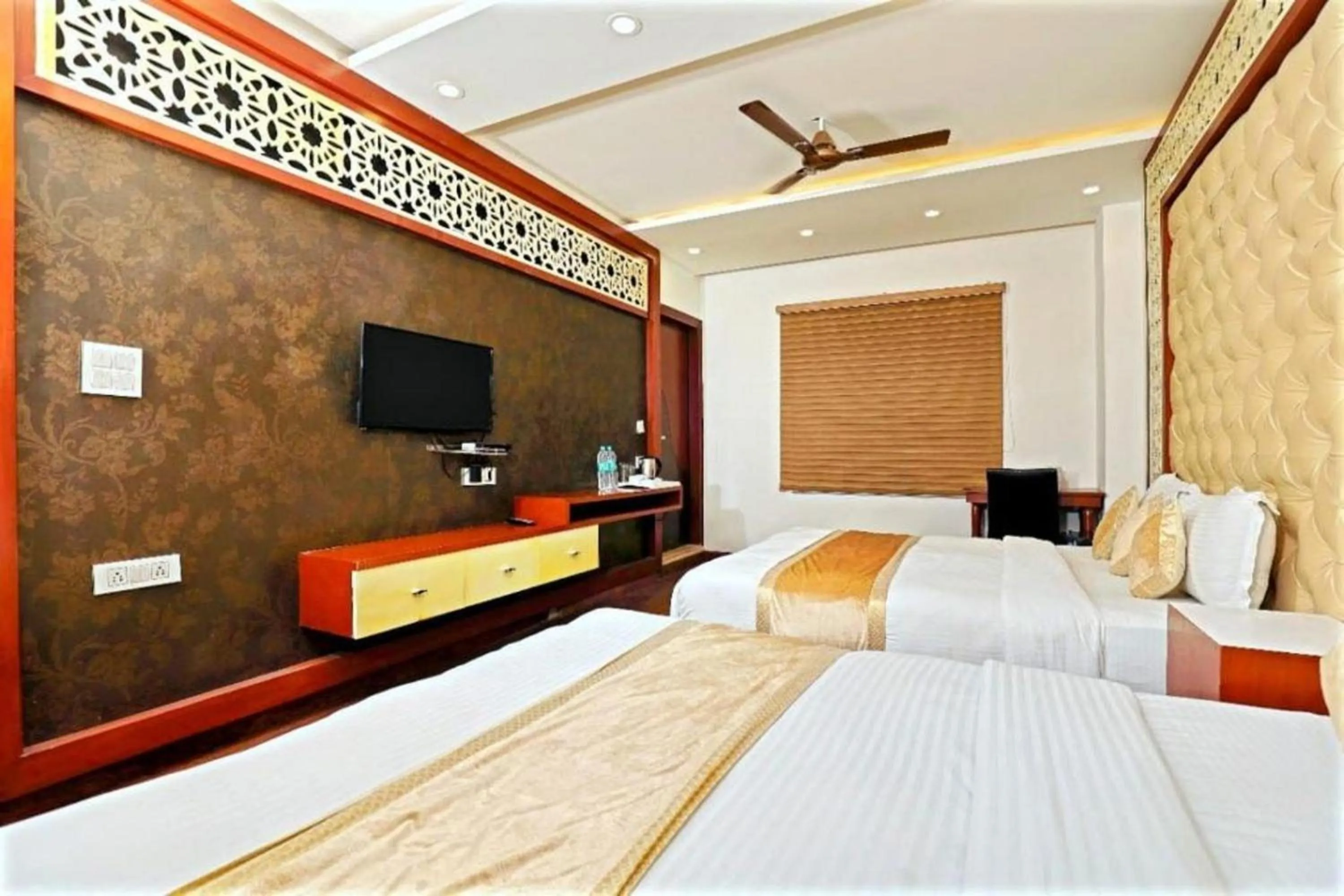 Communal lounge/ TV room in HOTEL MGM RESIDENCY