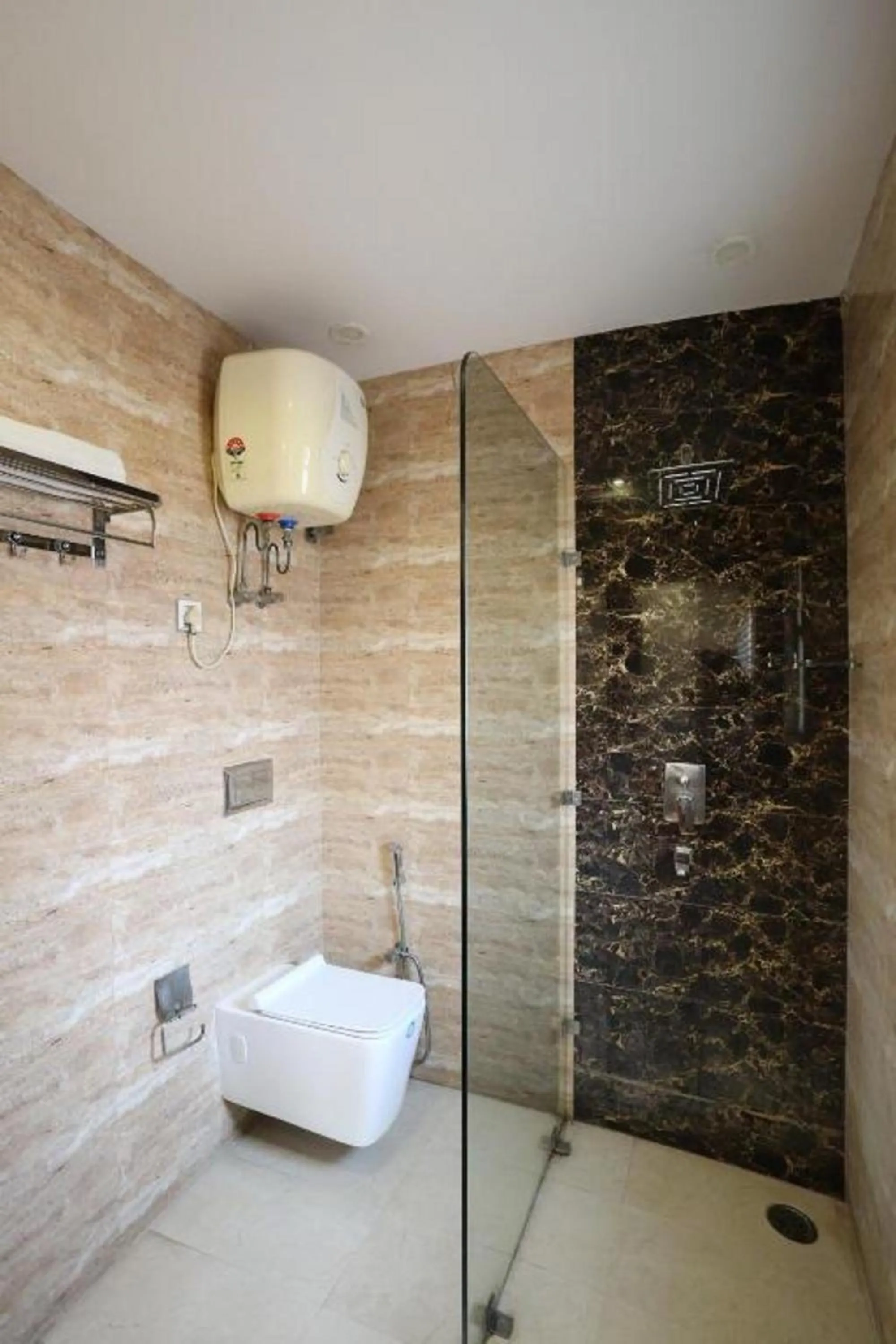 Shower, Bathroom in HOTEL MGM RESIDENCY