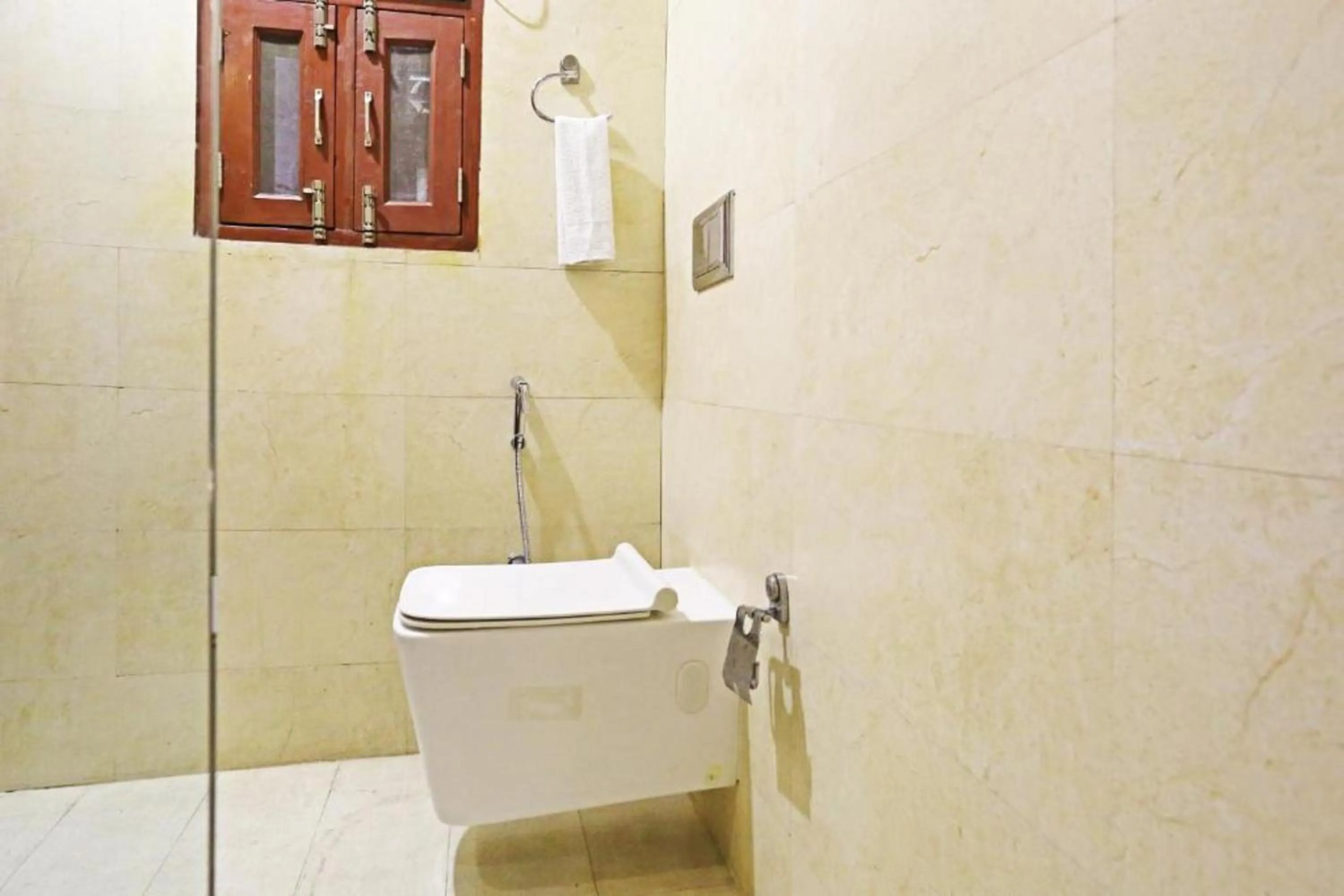 Shower, Bathroom in HOTEL MGM RESIDENCY