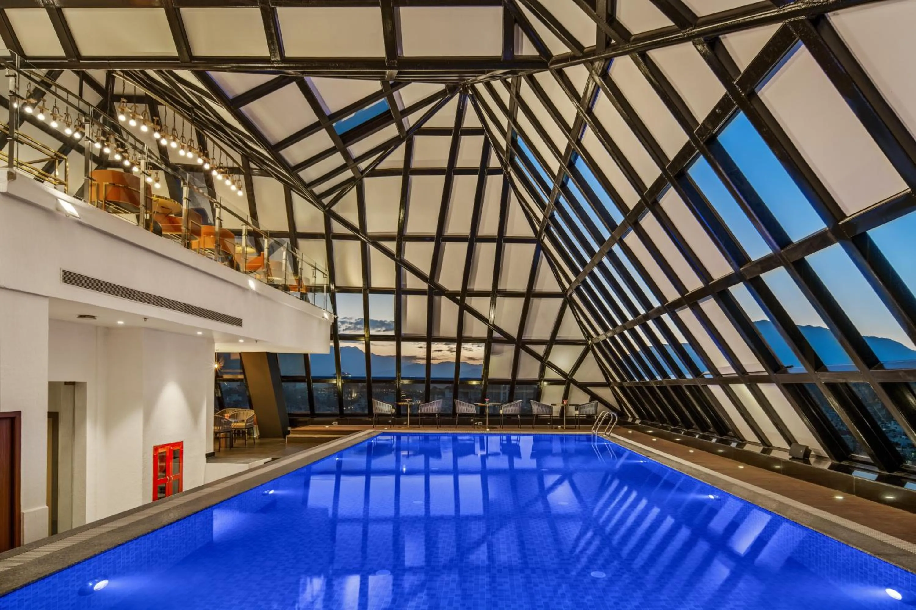 Swimming pool in Varnabas Museum Hotel