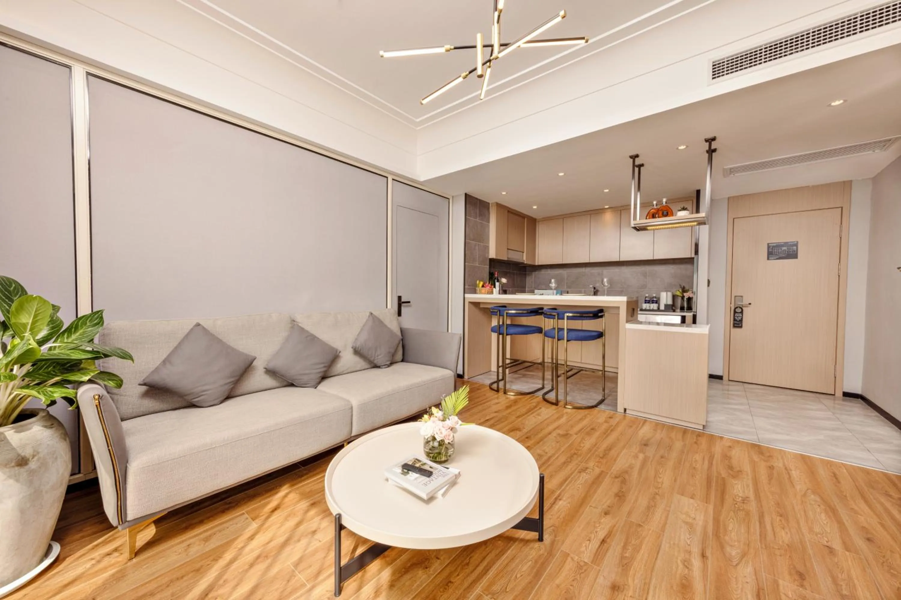 Living room in Marco Polo Hotel