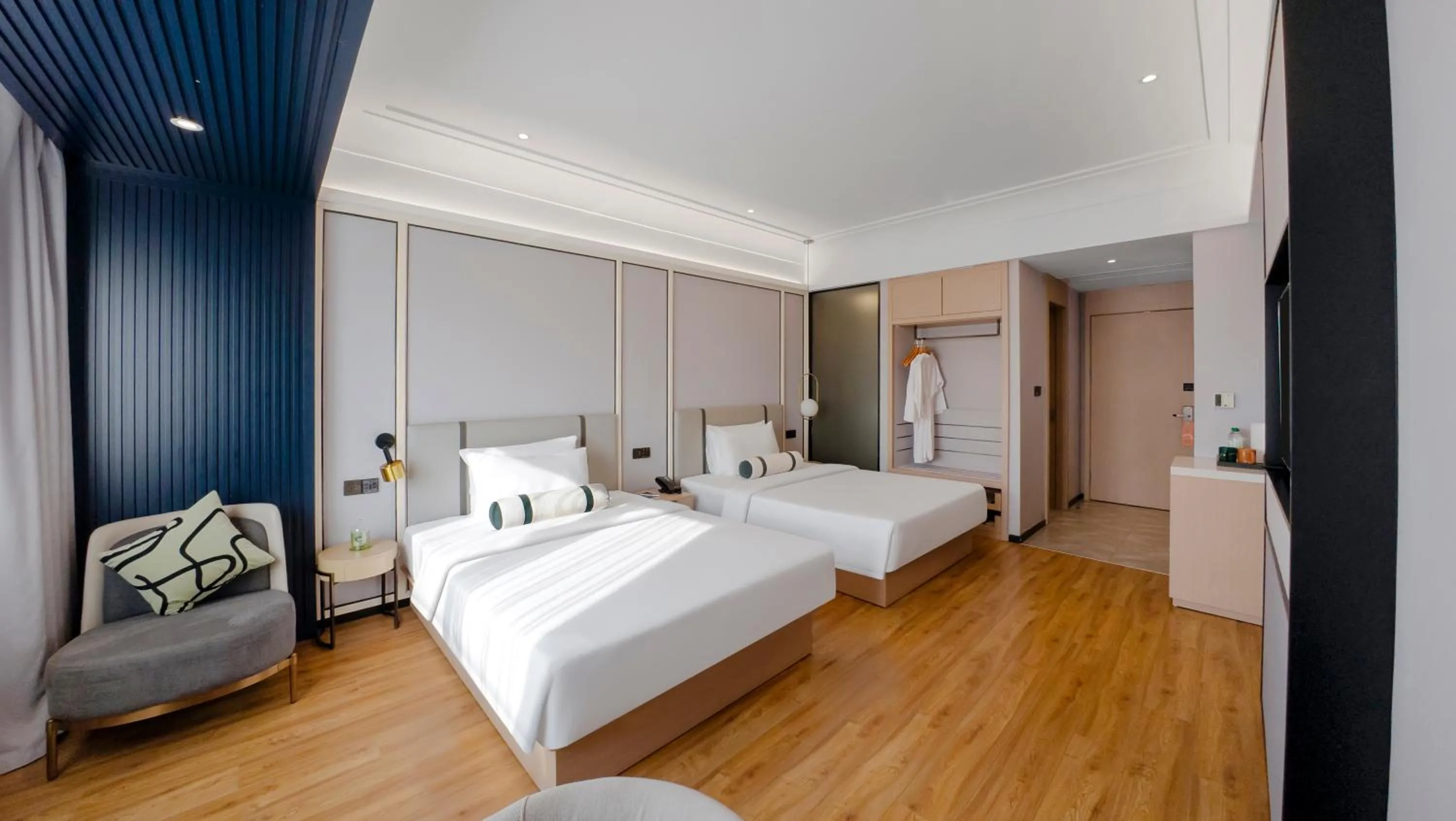 Bedroom, Bed in Maxx Phnom Penh Downtown By H World